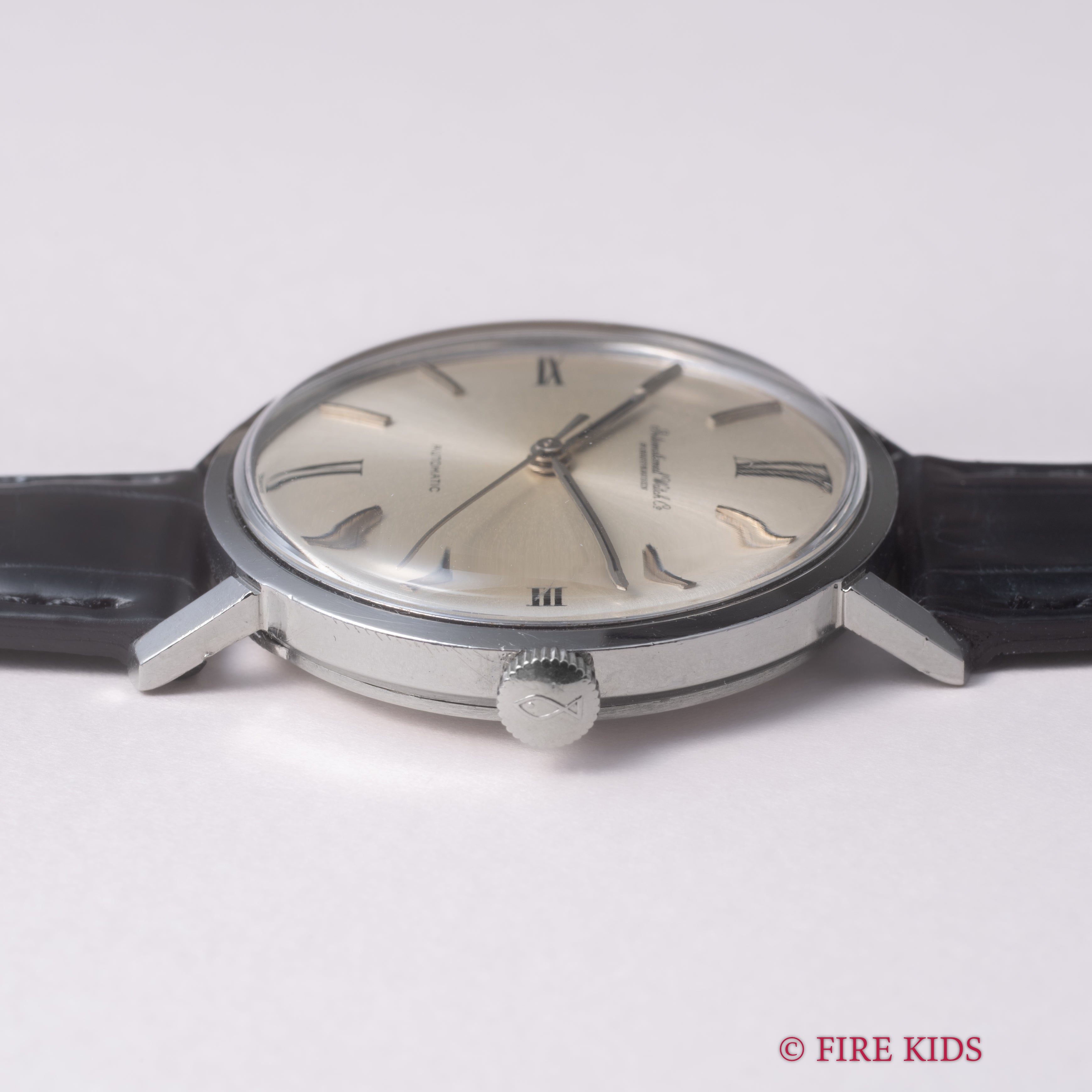IWC 1964年製 ラウンドケース ペラトン式自動巻き Cal.854 飛びローマンダイヤル Ref.818A