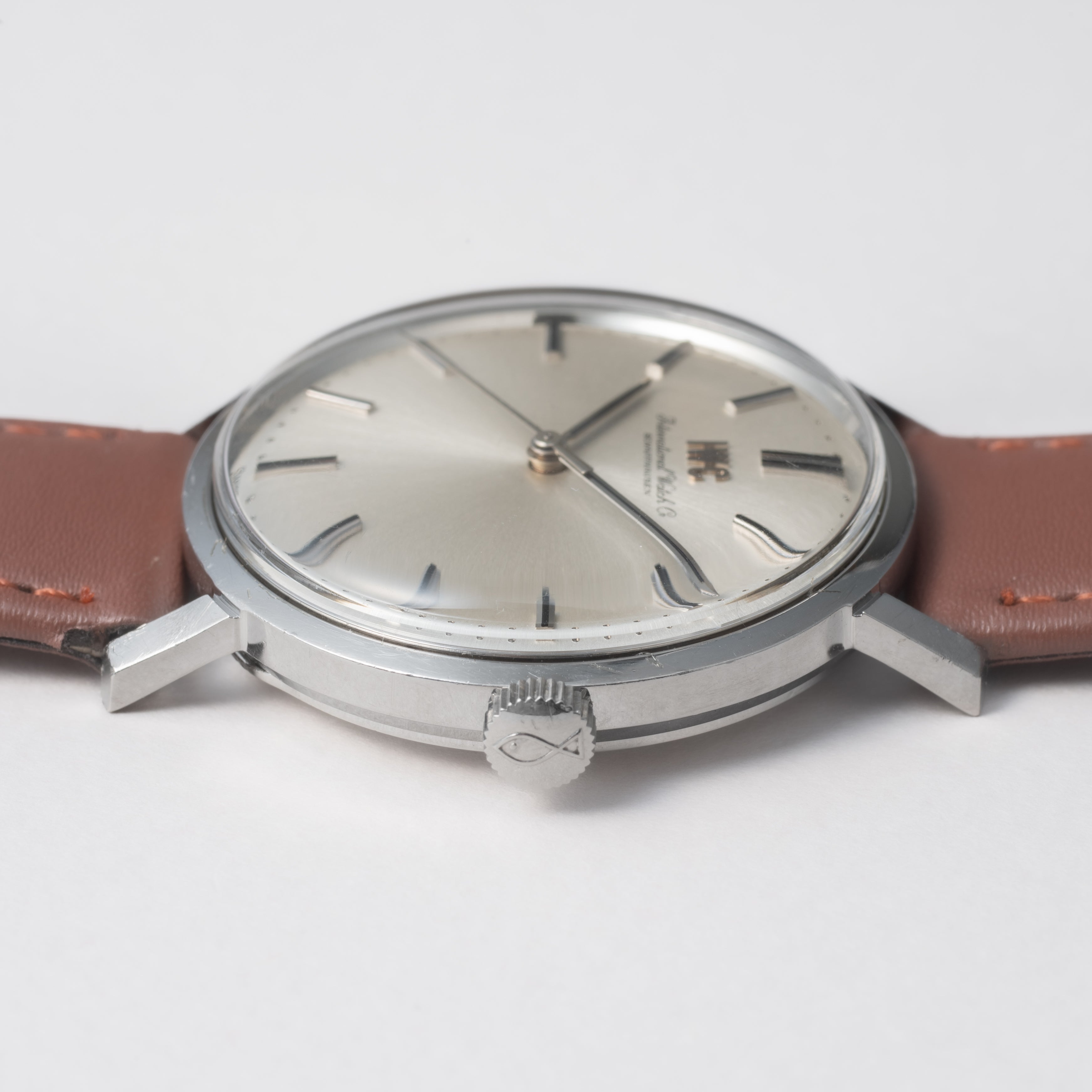 IWC ラウンドケース 1973年製 Ref.1818 手巻き Cal.89 シルバーダイヤル