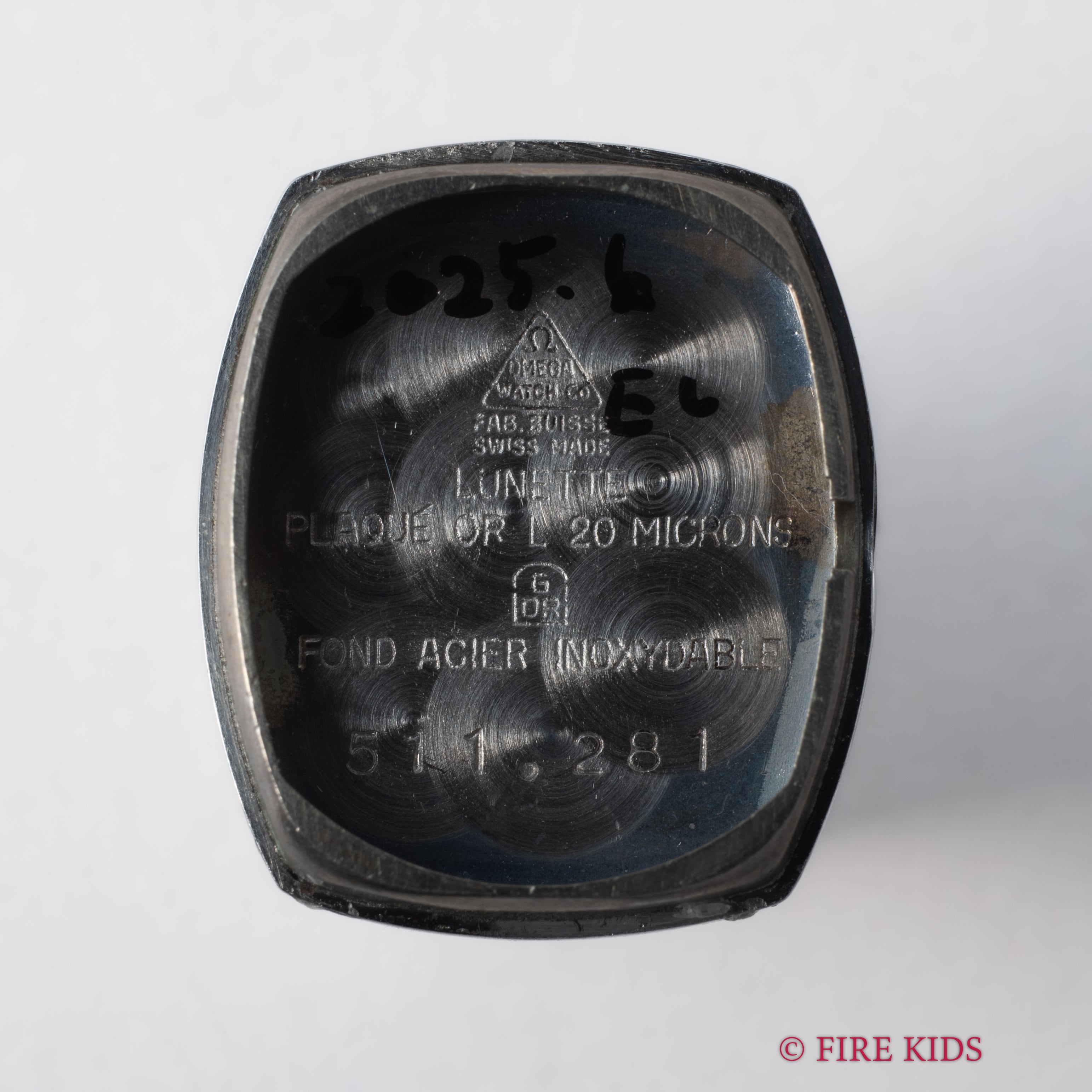 オメガ レディース 1969年製 手巻き トノーケース カットガラス 箱付き