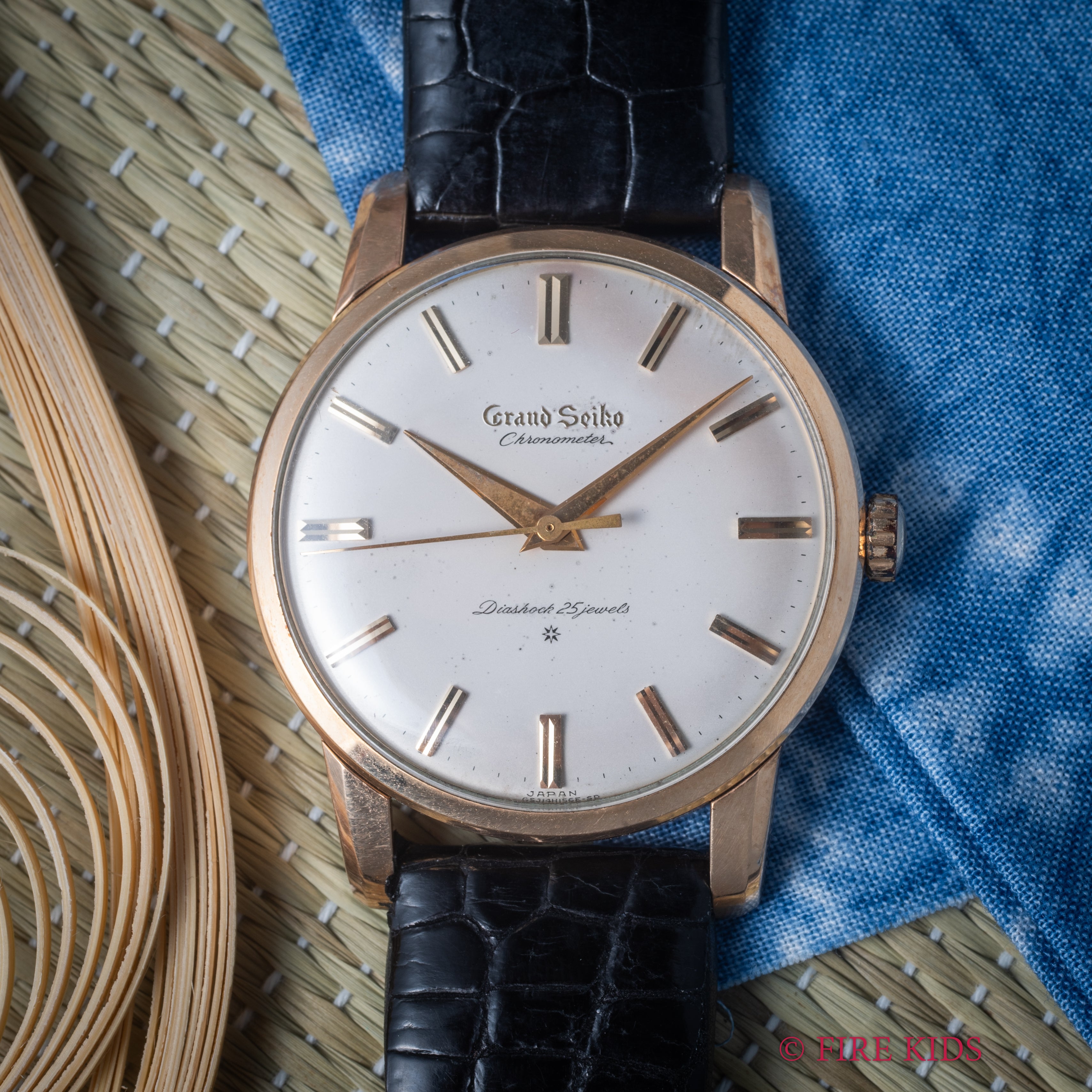 グランドセイコー ファーストモデル 未使用美品 尾錠 タグ付 1963年製 アップライト文字盤 Ref.J14070GS