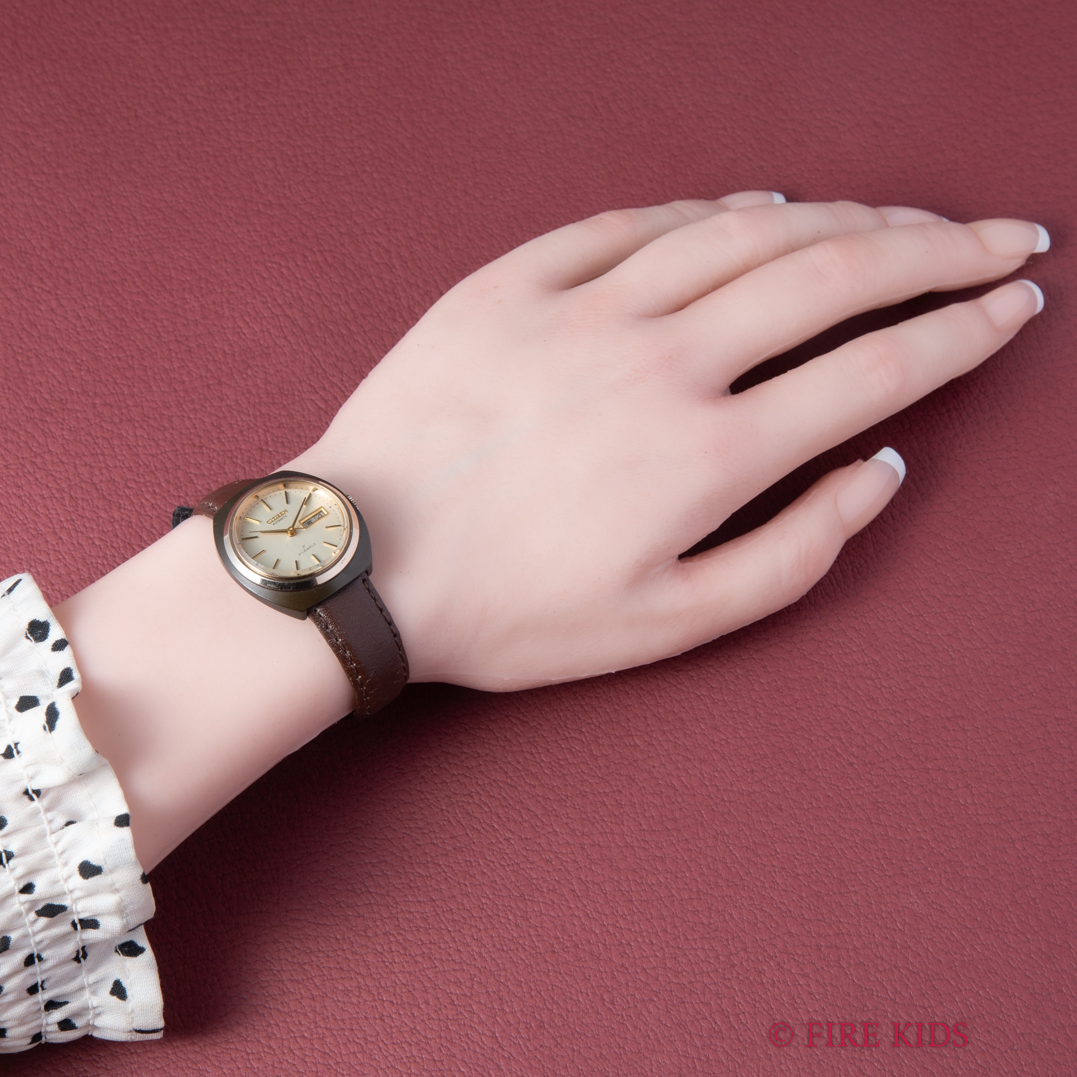 シチズン コスモスター 自動巻き 1976年製 レディース ブラッキーケース