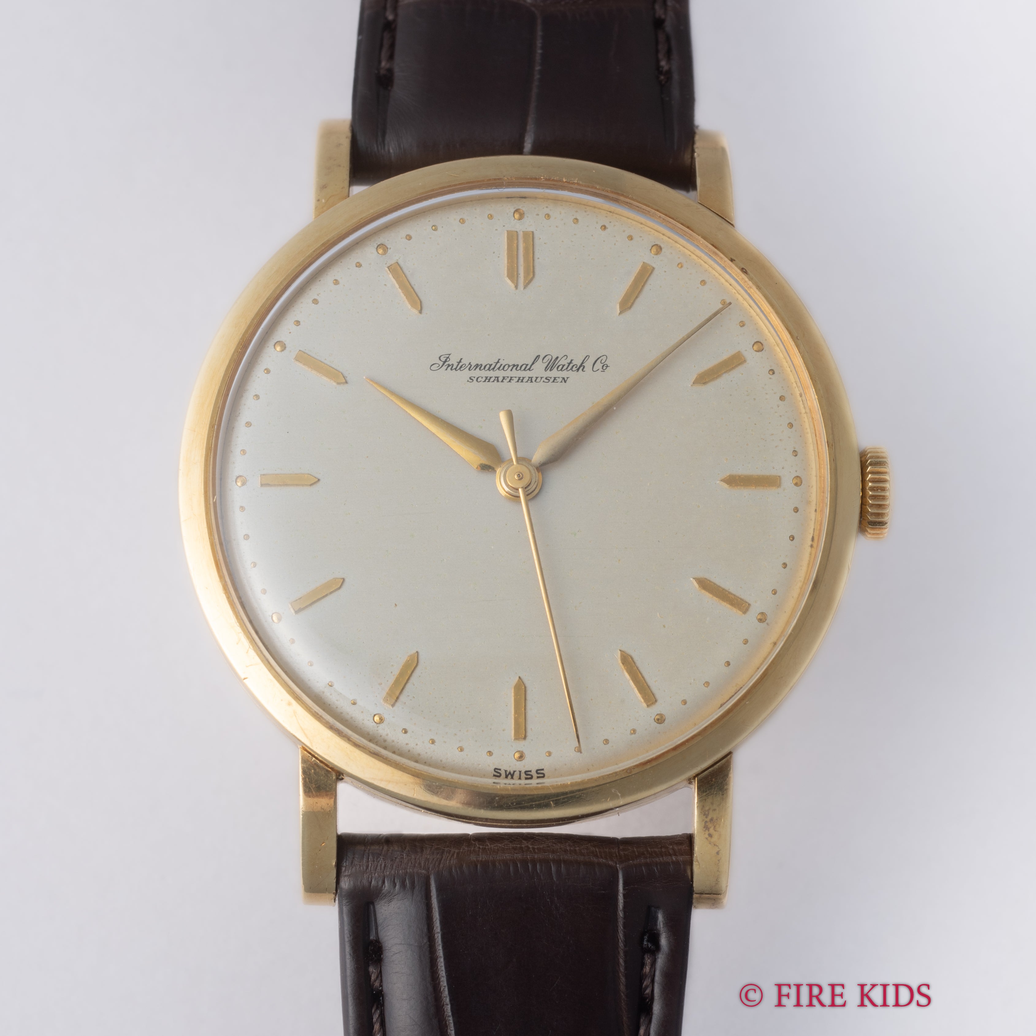 IWC 18金無垢ラウンドケース 1955年製 手巻き Cal.89 アルファハンド 砲弾インデックス