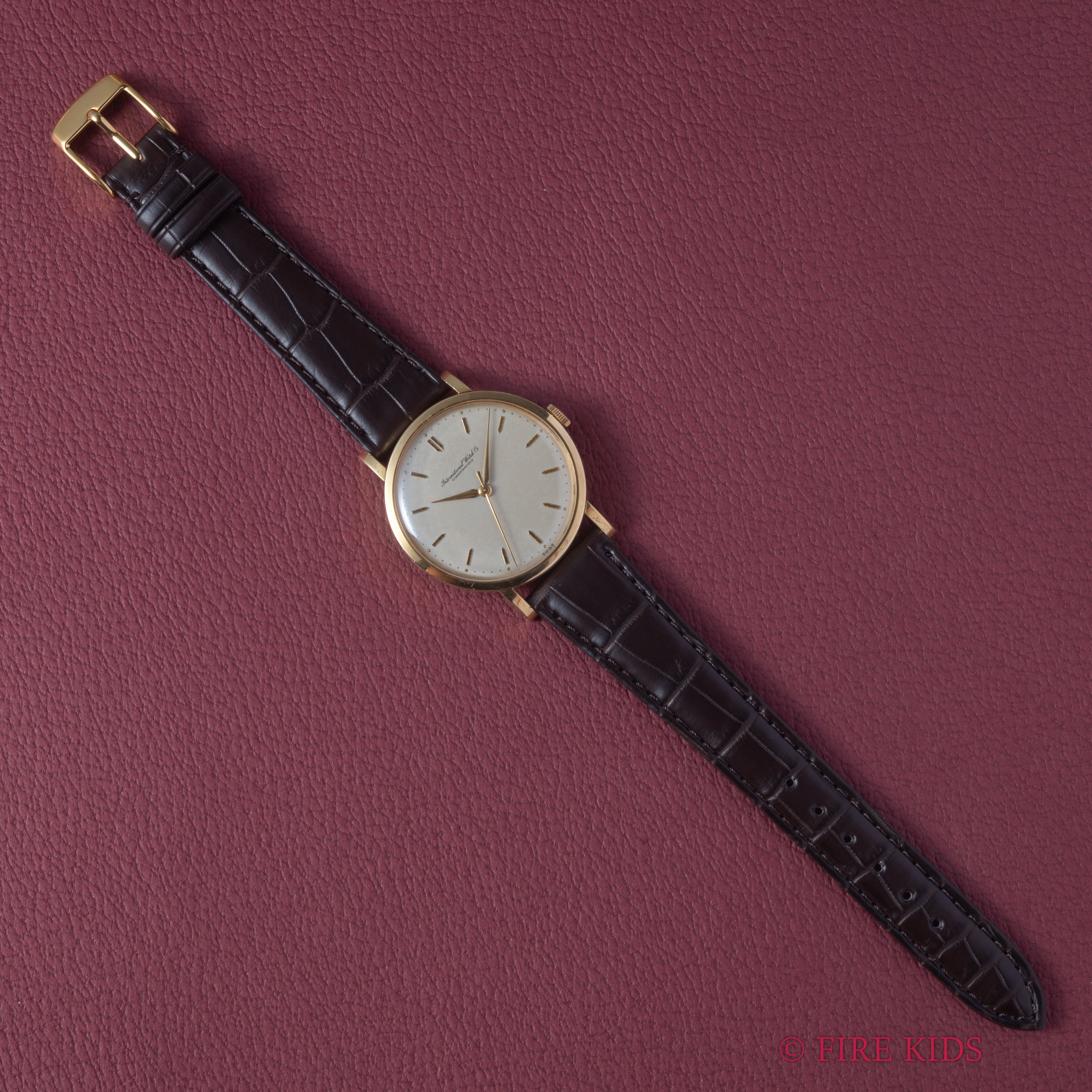 IWC 18金無垢ラウンドケース 1955年製 手巻き Cal.89 アルファハンド 砲弾インデックス