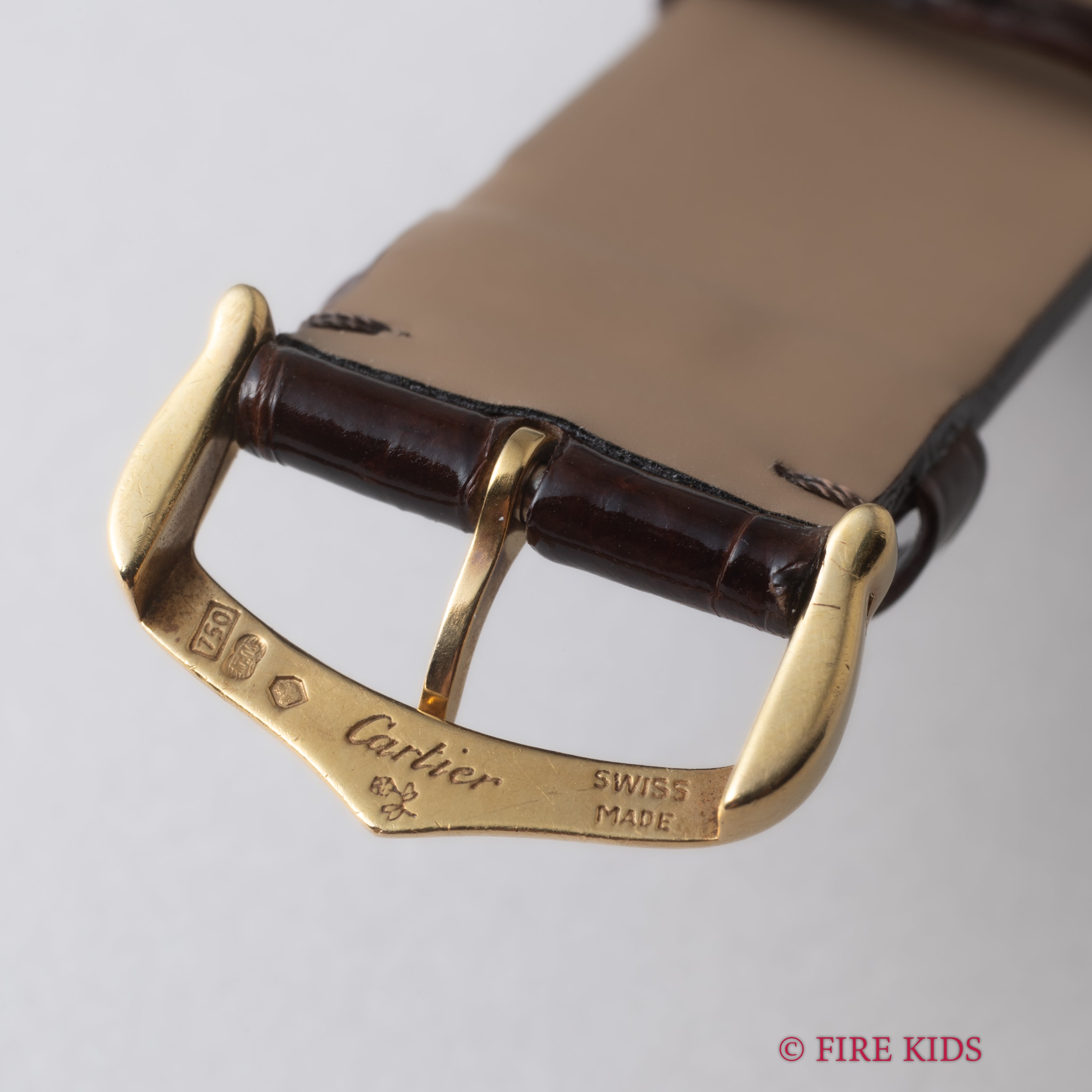 カルティエ 18金無垢イエローゴールド タンクフランセーズ LMサイズ 1990年代製 ギョーシェダイヤル 純正金無垢尾錠付き 箱、冊子付き