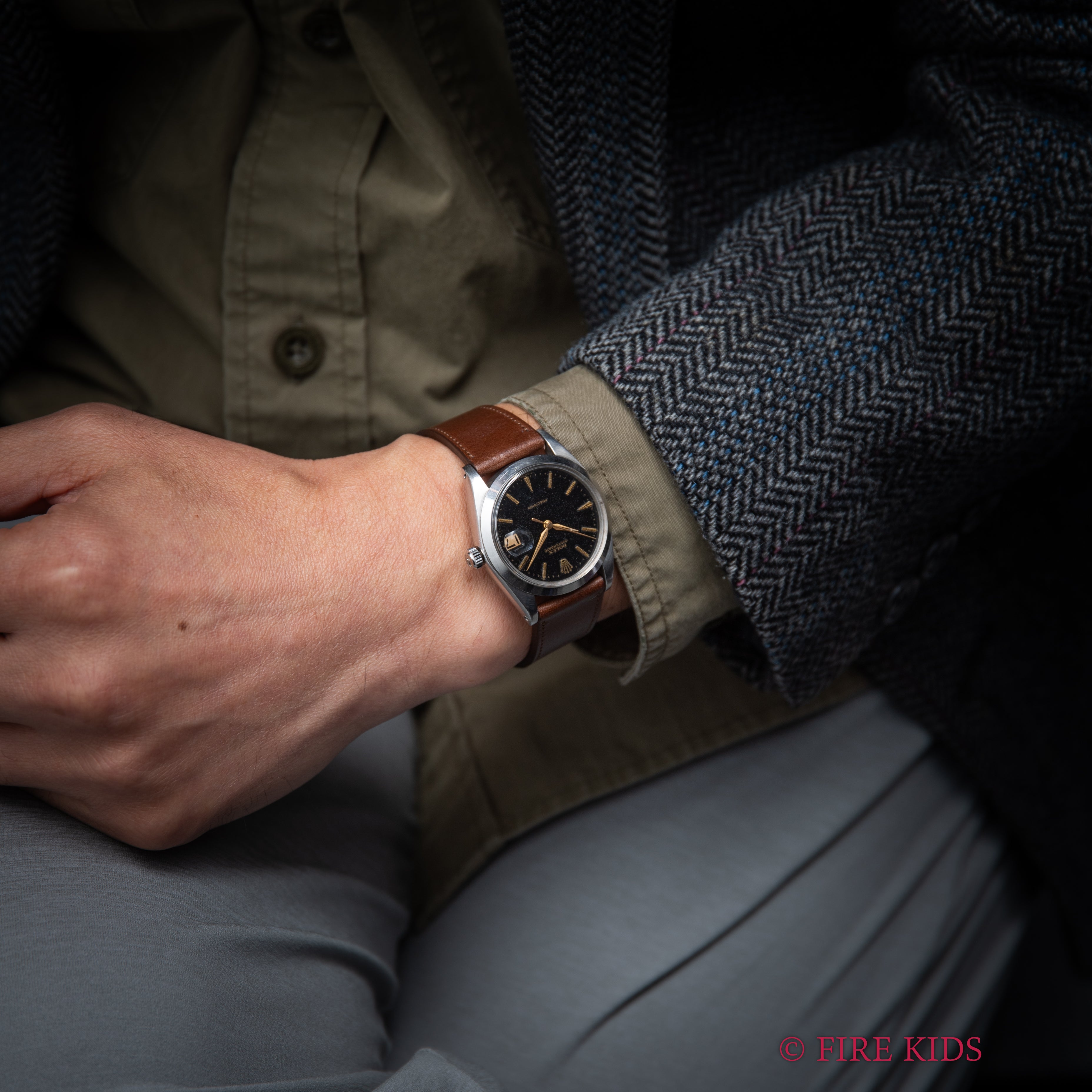 ロレックス オイスターデイト 1963年製 Ref.6694 ブラックミラーダイヤル ゴールドインデックス 針