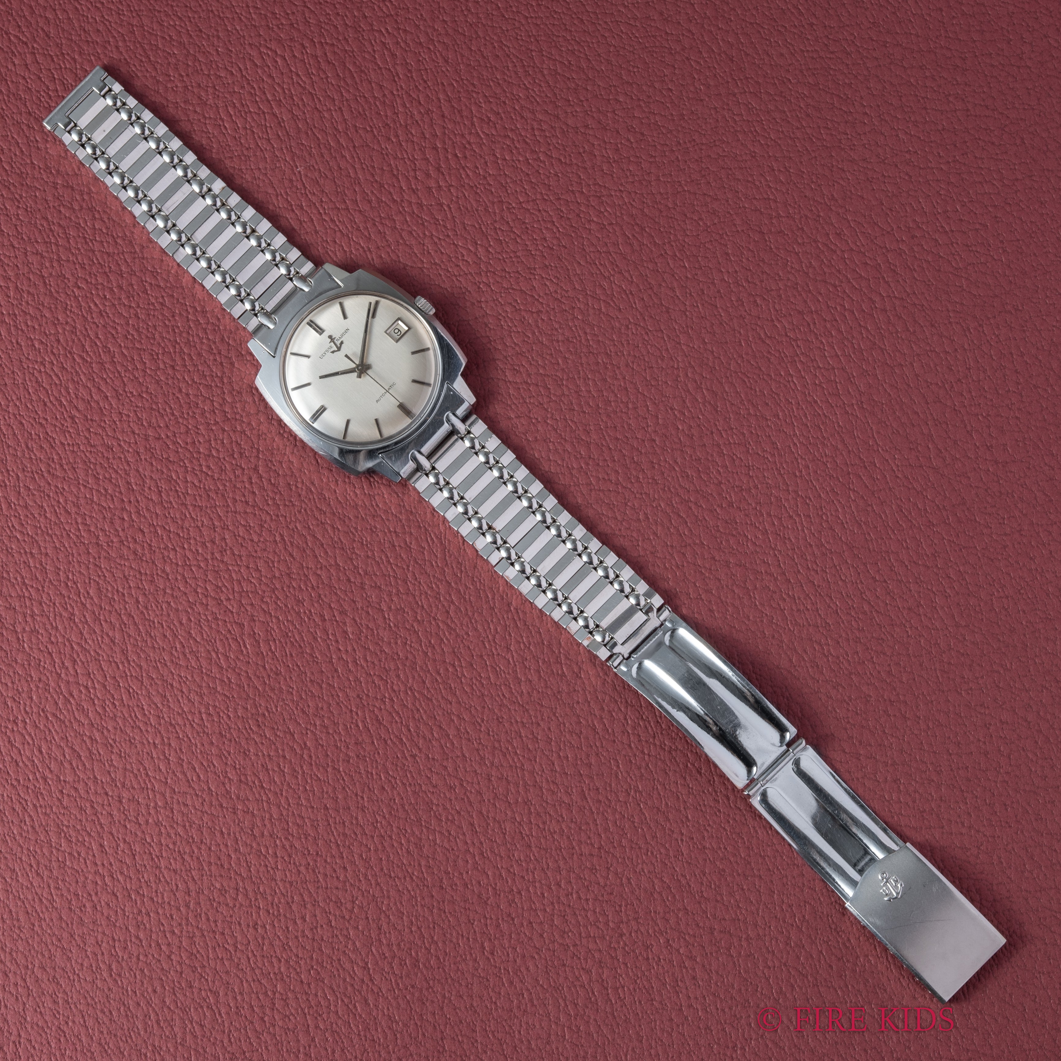 ユリスナルダン 1970年代製 オートマチック 純正ブレス付き クッションケース