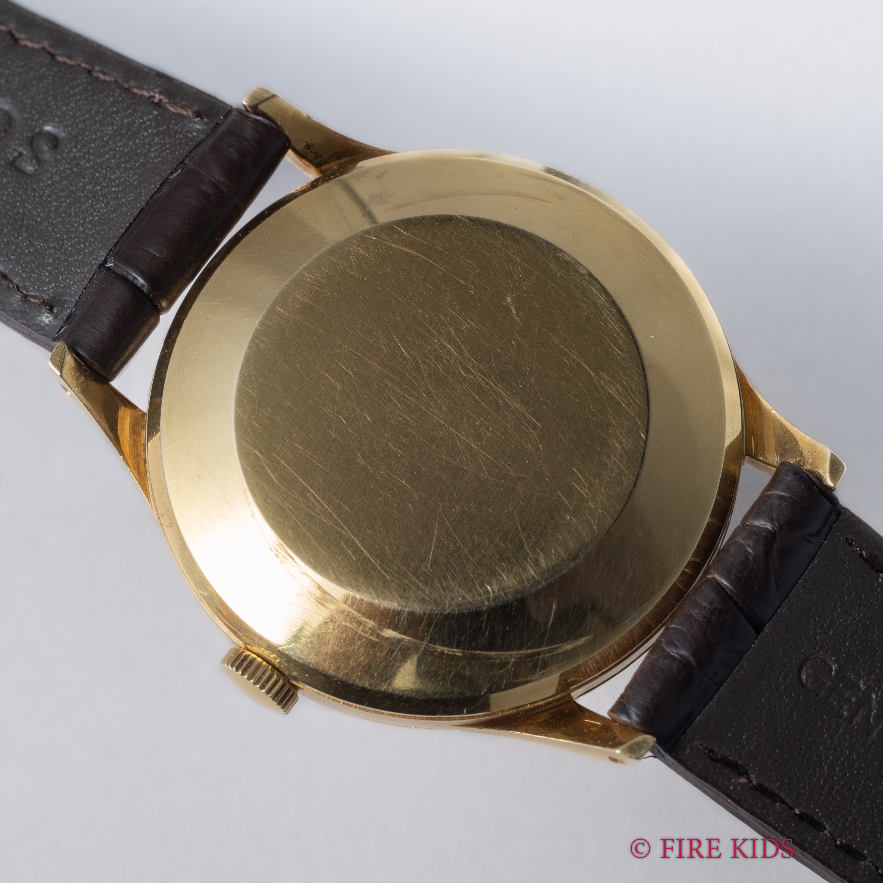 IWC ラウンドケース 1962年製 18金無垢イエローゴールド Cal.853 ノンデイト自動巻き 純正尾錠、革ベルト付き