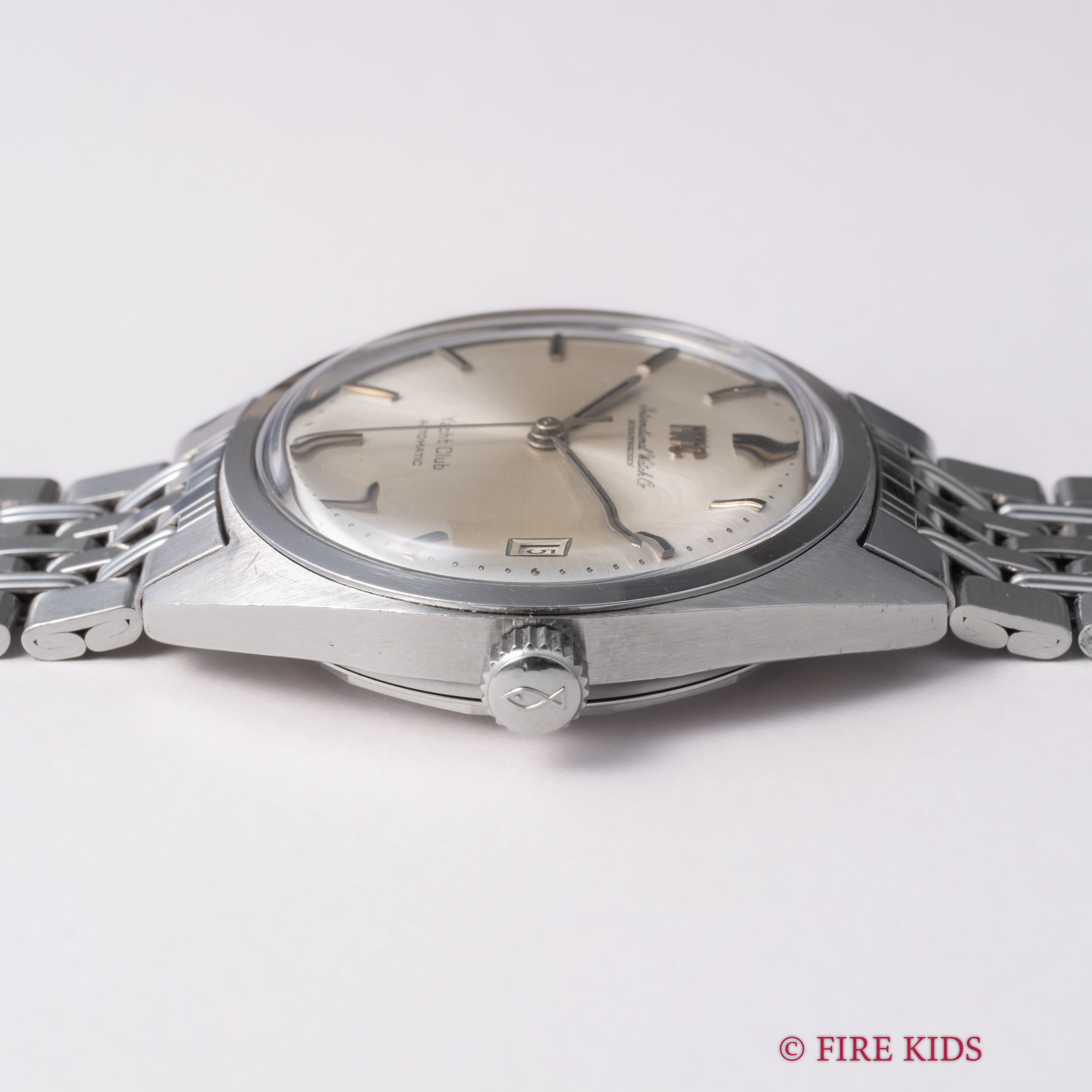 IWC ヨットクラブ Ref.811AD 1970年製 ペラトン式自動巻き Cal.8541B 純正ゲイフレアーブレス付き