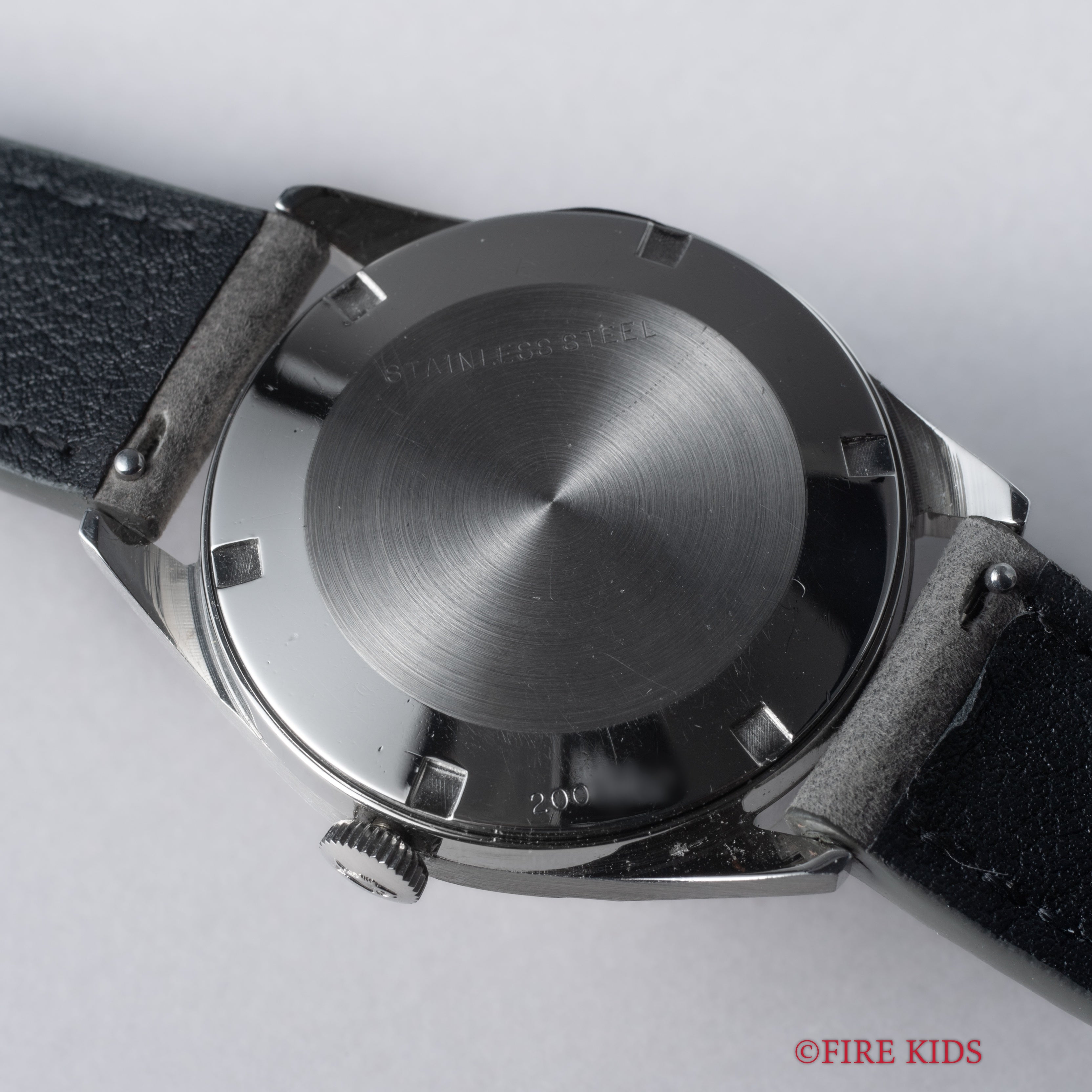 IWC ラウンドケース 1970年製(昭和45年製) Cal.89 手巻 オールドインター R810 お魚リューズ