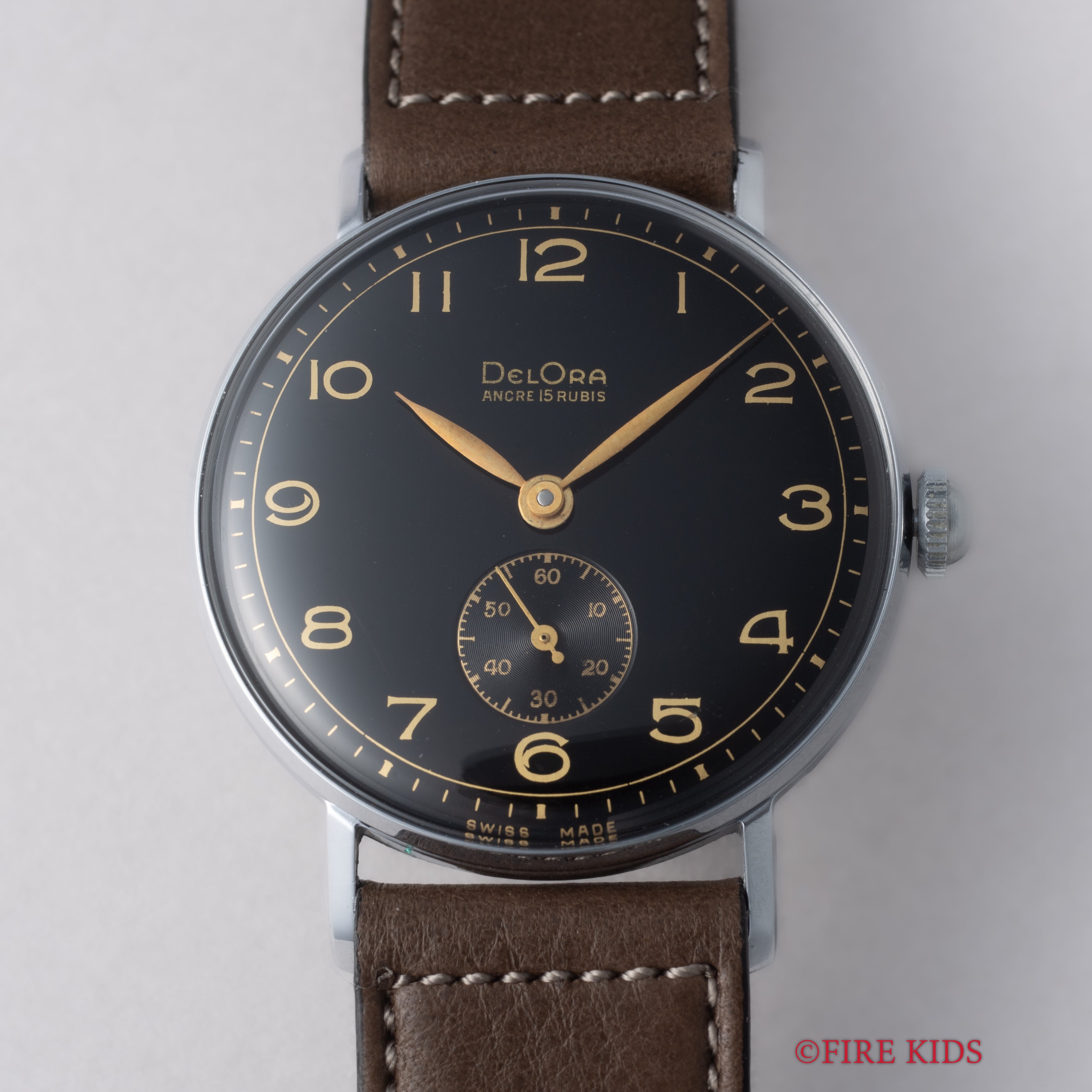 DELORA 1940年代製 ブラックギルドダイヤル スモールセコンド手巻