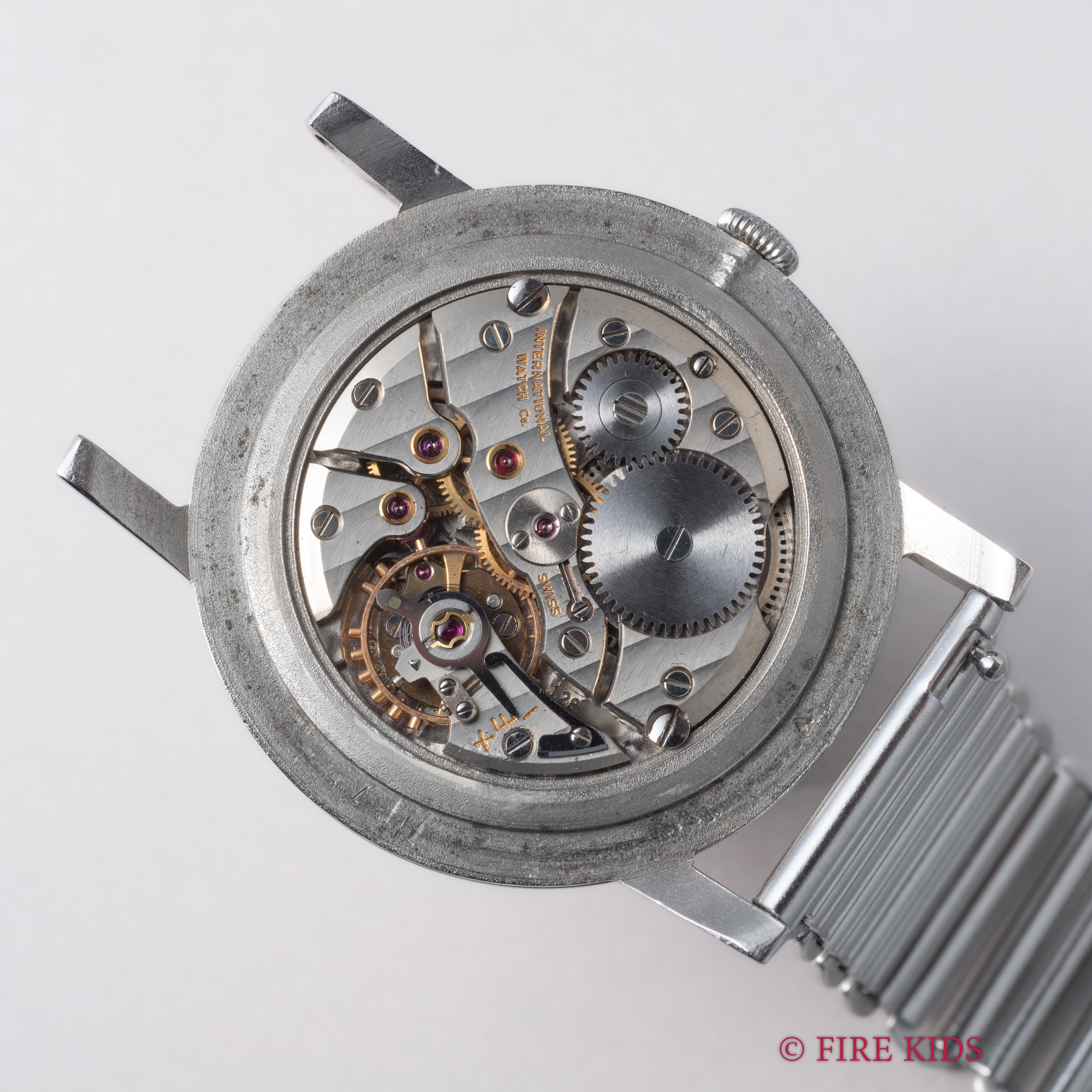 IWC ラウンドケース 砲弾インデックス 1956年製 手巻き Cal.401