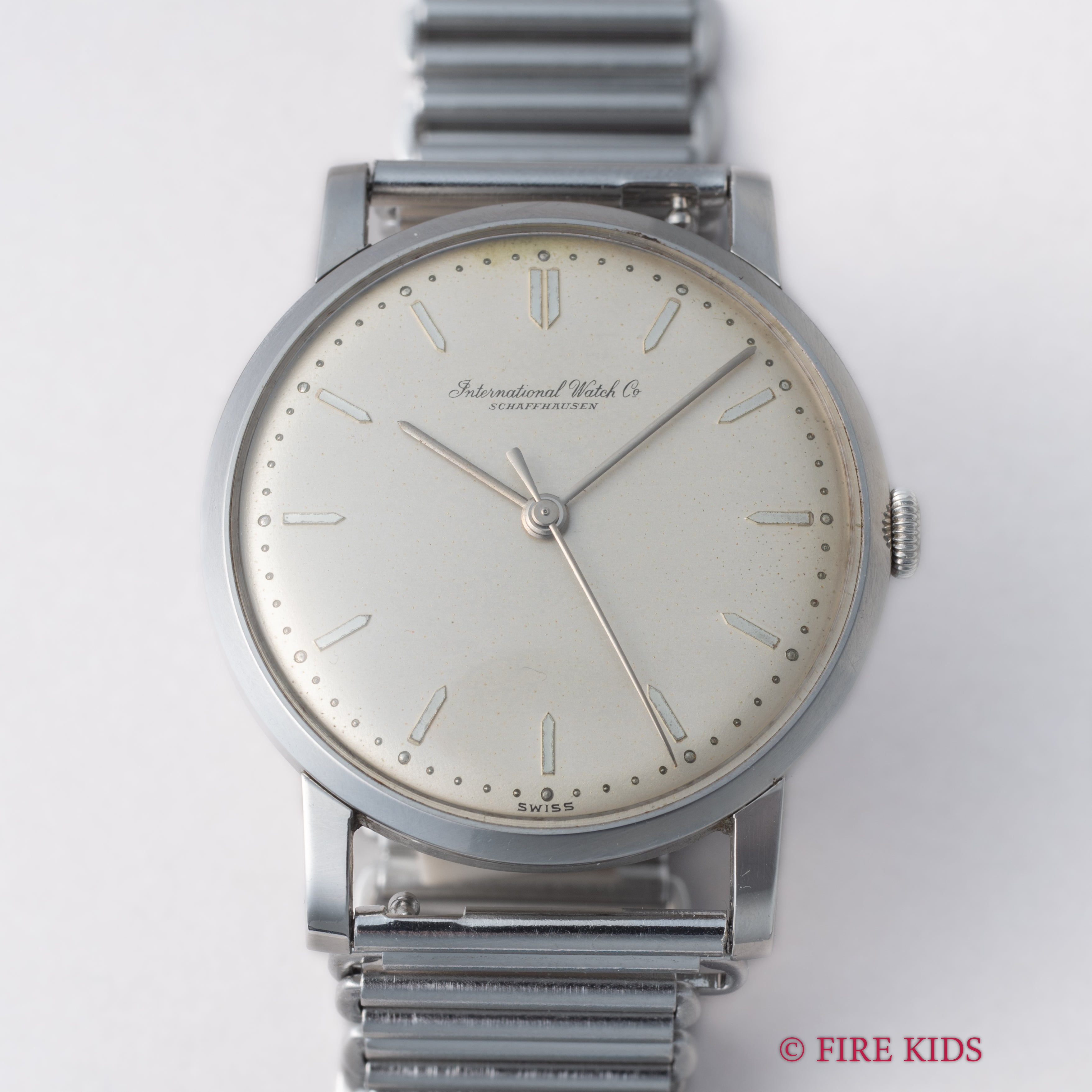 IWC ラウンドケース 砲弾インデックス 1956年製 手巻き Cal.401