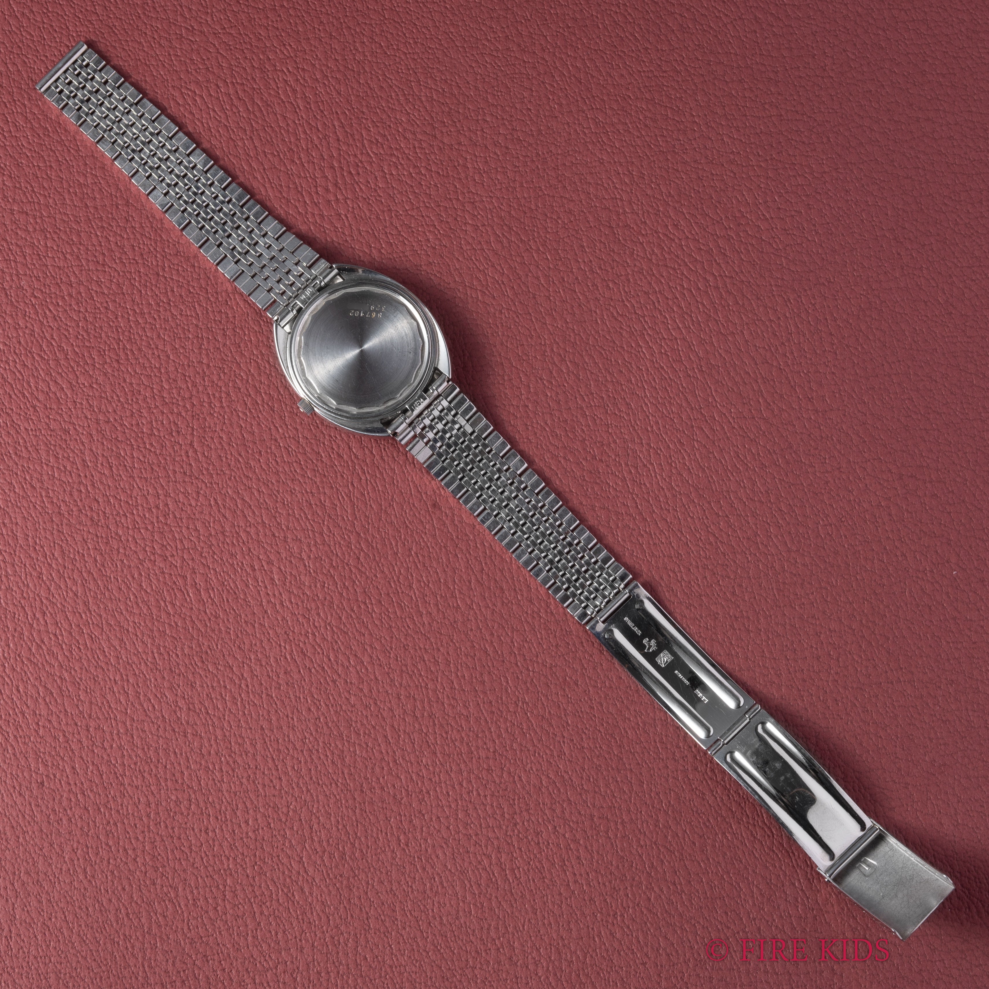 ユニバーサル・ジュネーブ ホワイトシャドウ 1970年代製 マイクローター自動巻き 純正ブレス