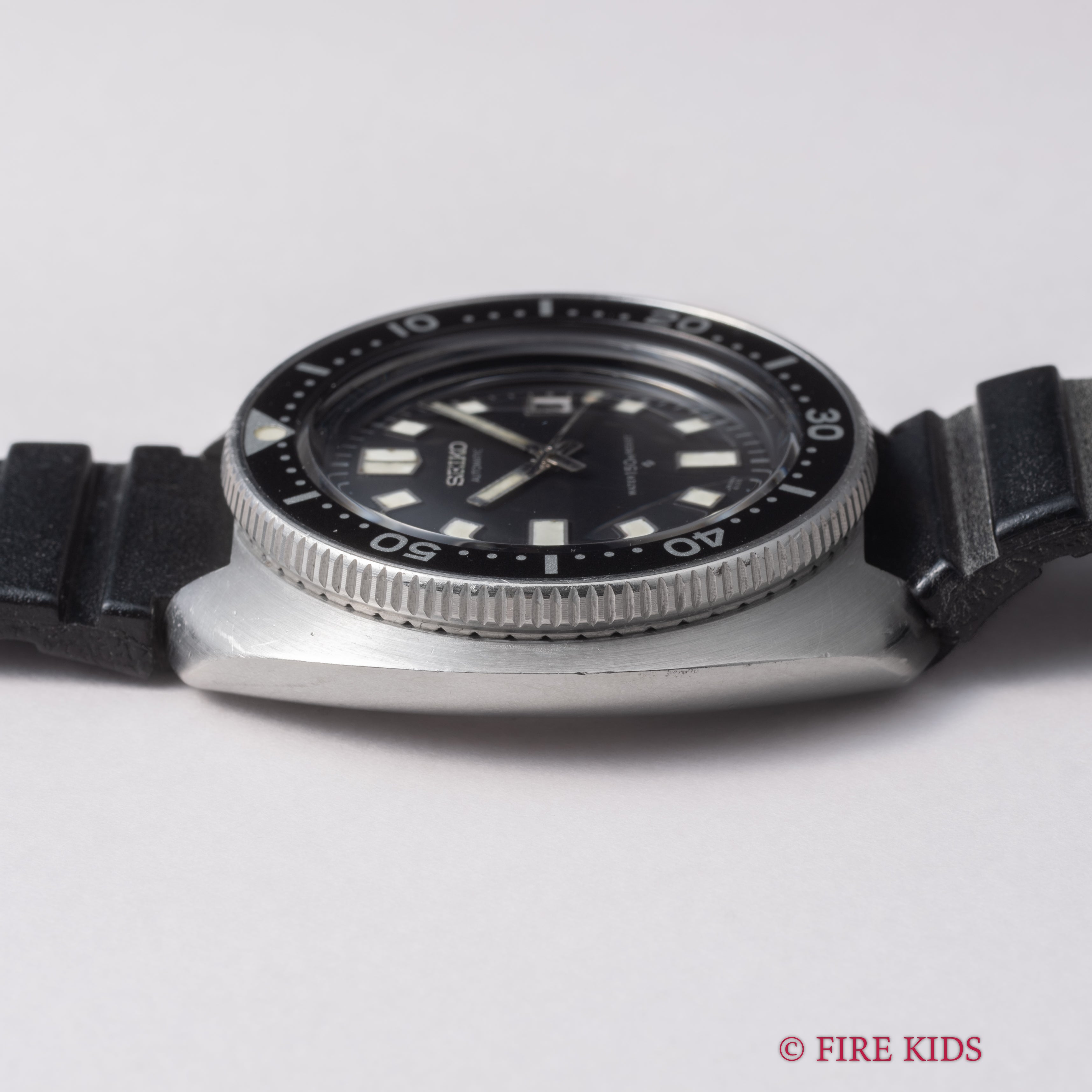 セイコー 150mダイバー 2nd後期 植村ダイバー 1975年製 自動巻き Ref.6105-8110 純正ベルト、尾錠付き