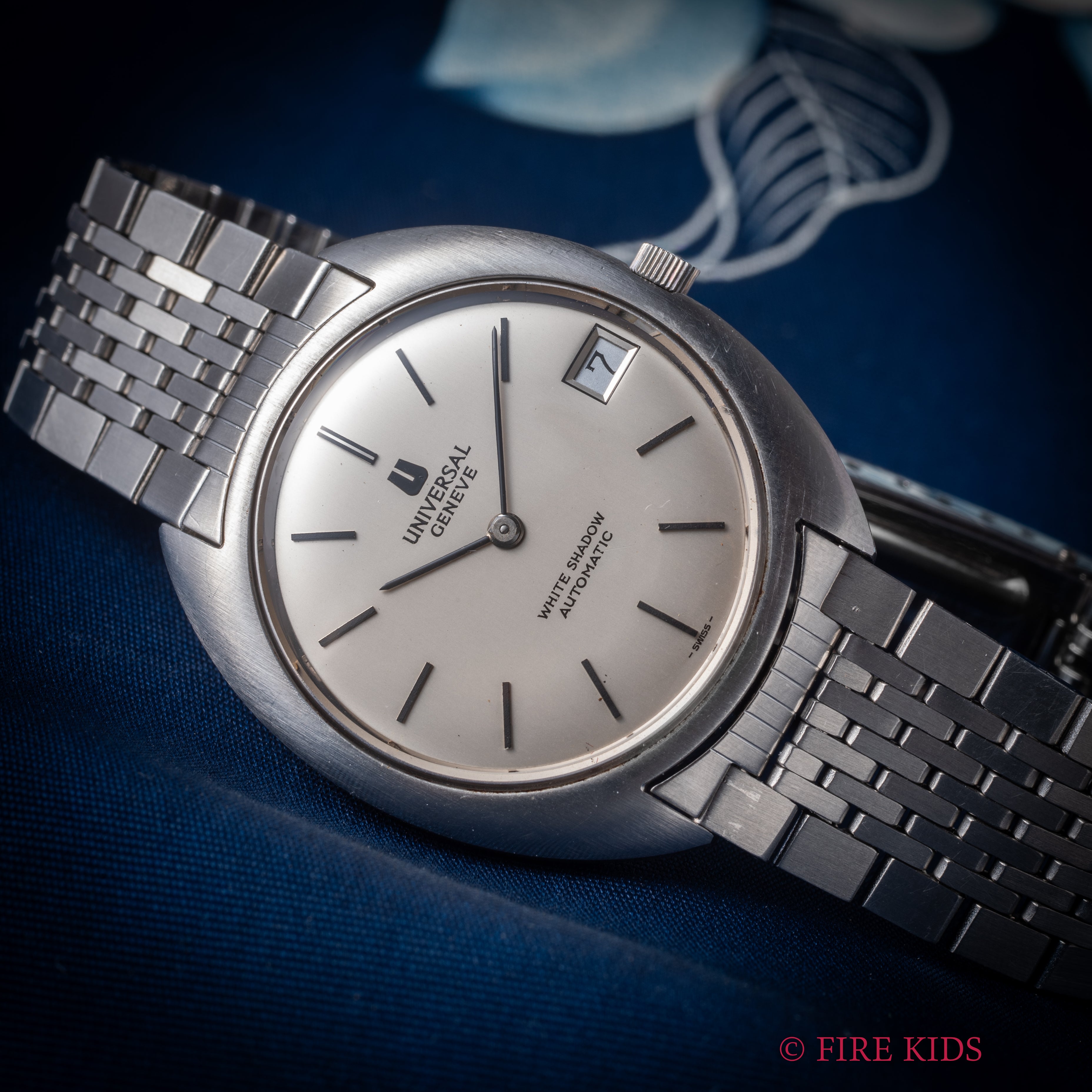 ユニバーサル・ジュネーブ ホワイトシャドウ 1970年代製 マイクローター自動巻き 純正ブレス