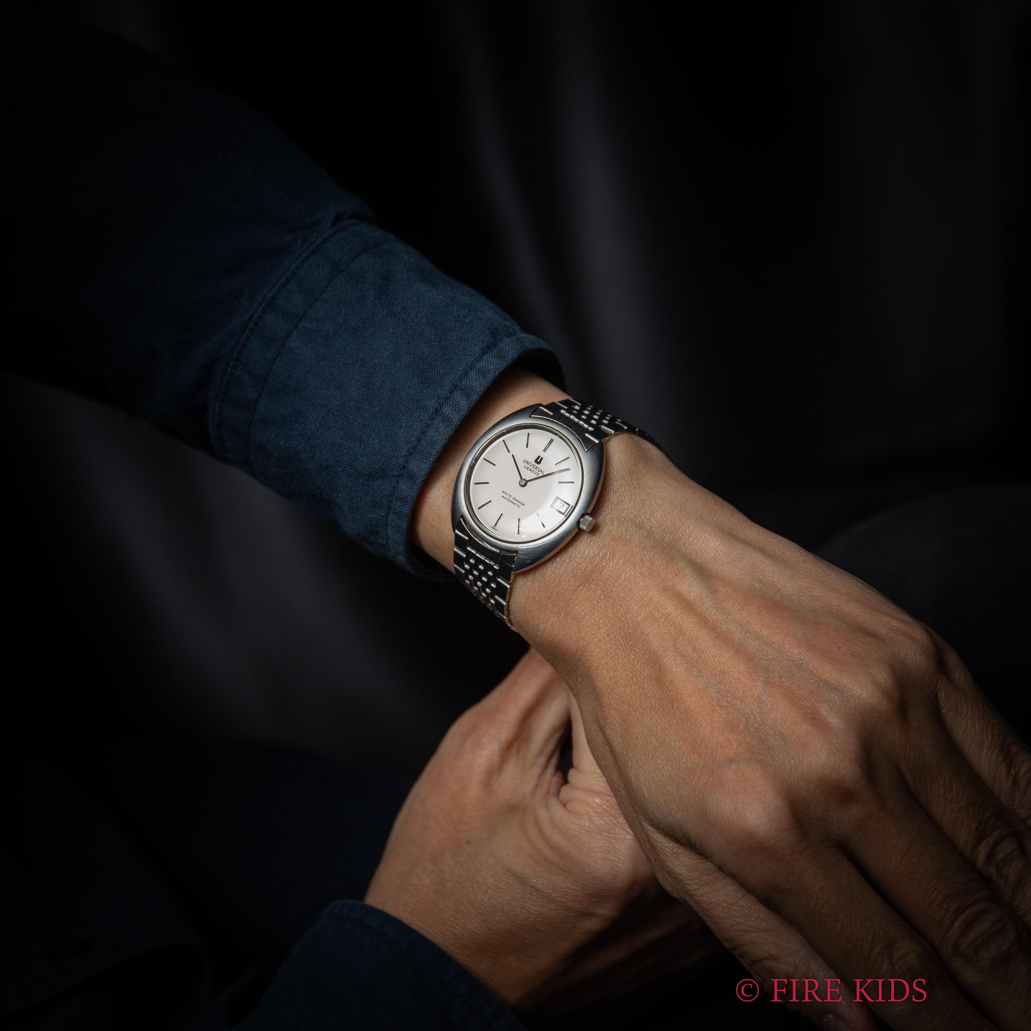 ユニバーサル・ジュネーブ ホワイトシャドウ 1970年代製 マイクローター自動巻き 純正ブレス