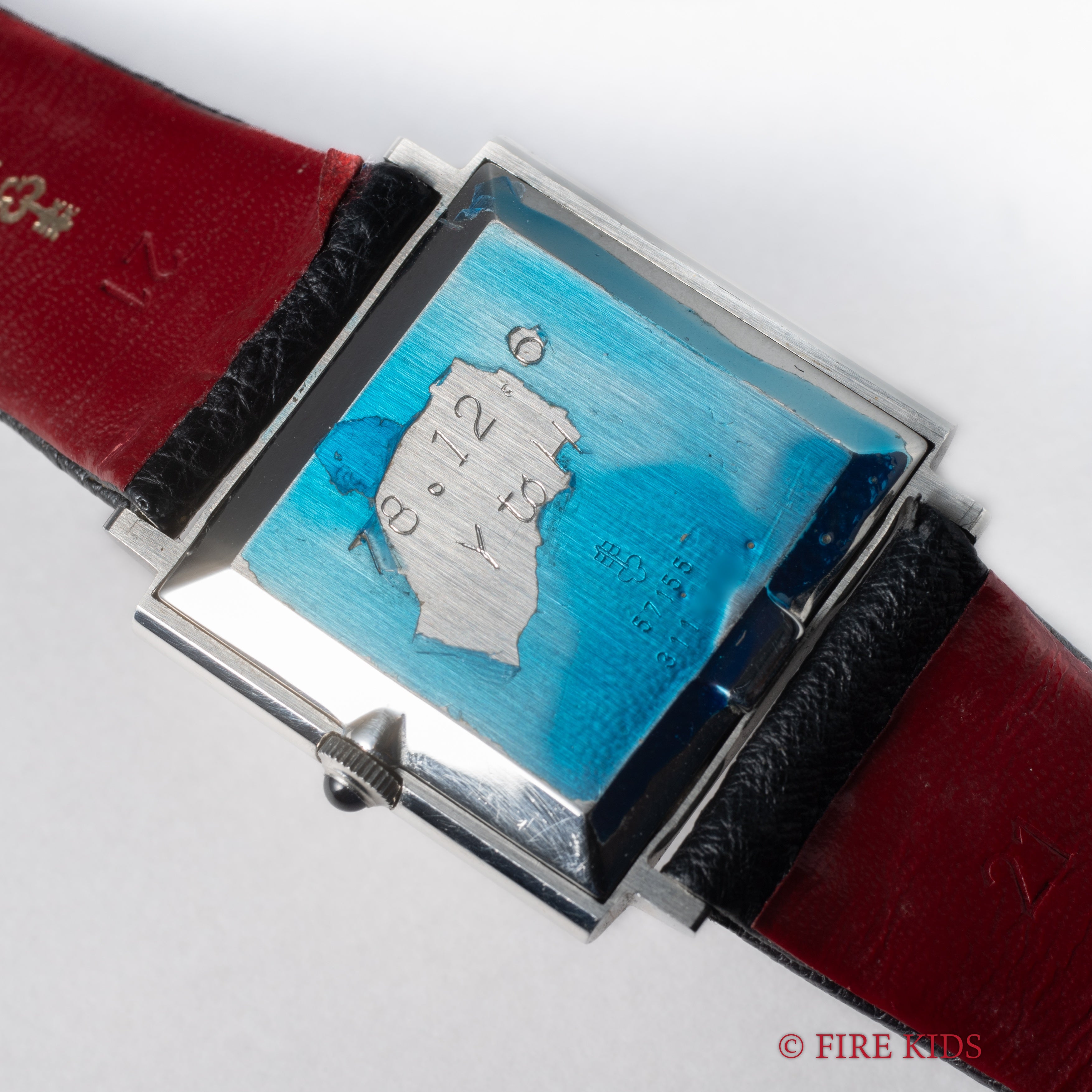 コルム スクエア 手巻き 1980年代製 純正革ベルト、尾錠付き