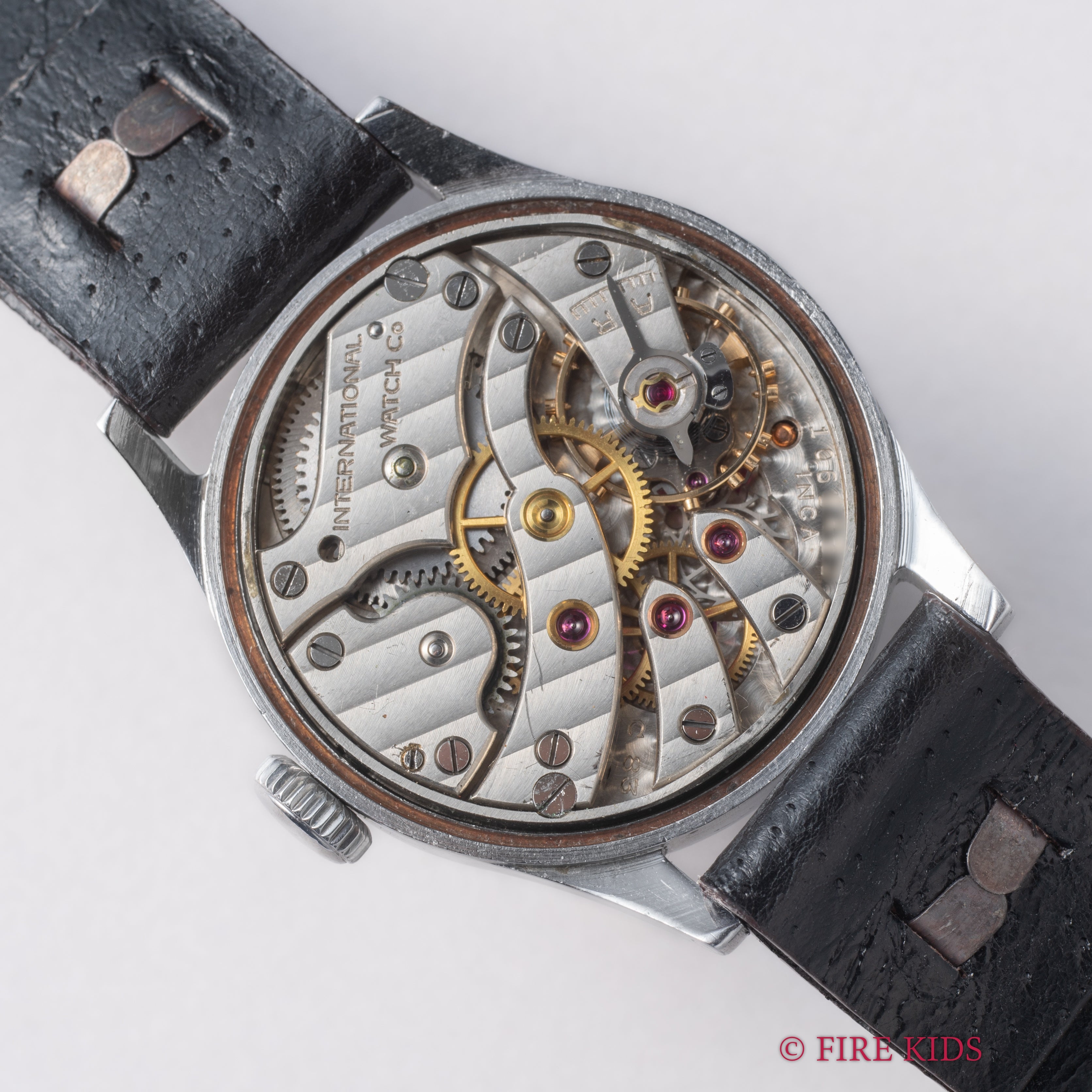 IWC アラビアダイヤル 1945年製 手巻 Cal.83 ラウンドケース