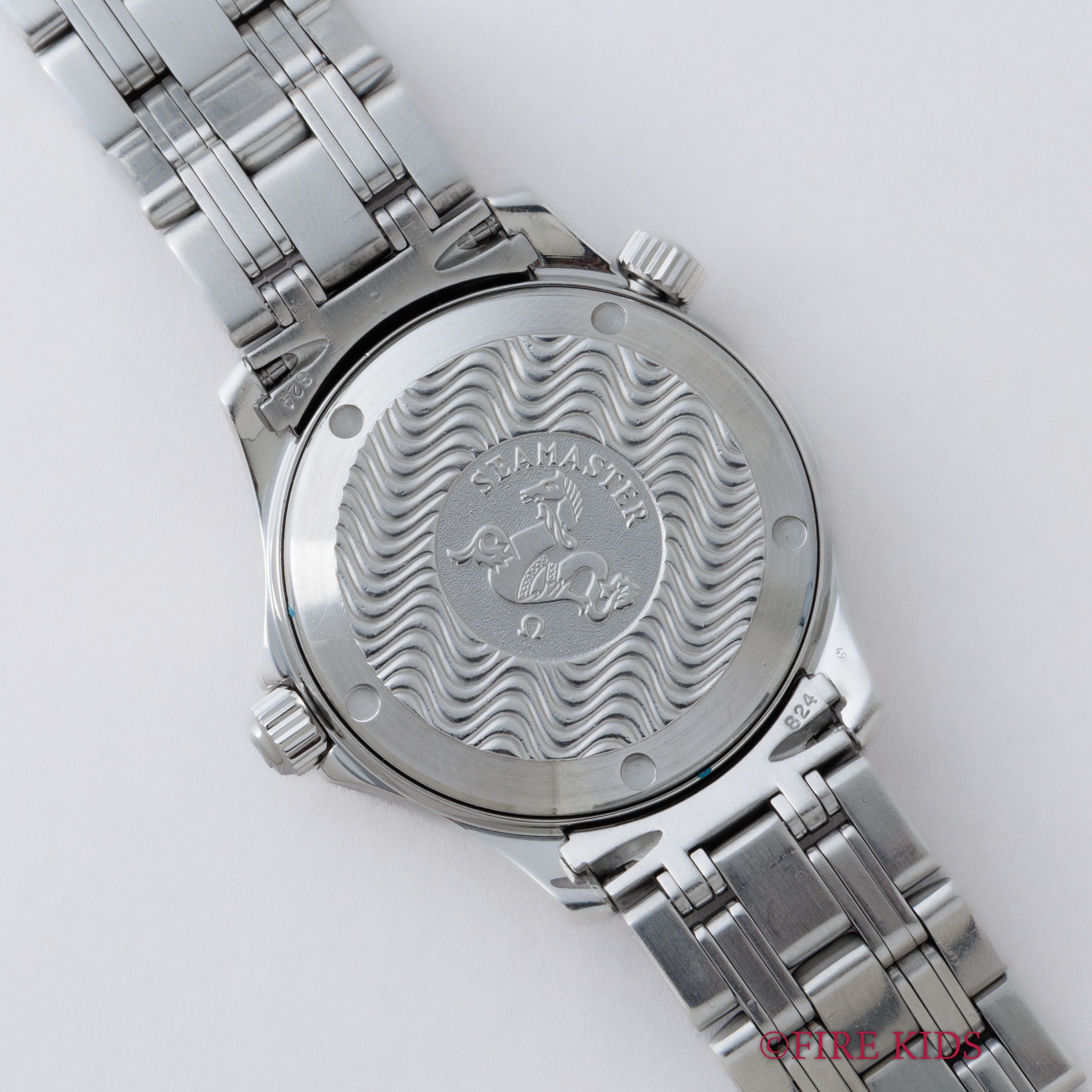 オメガ シーマスター プロフェショナル300m 36㎜ケース 1986年製 自動巻クロノメーター 純正ブレス 箱付