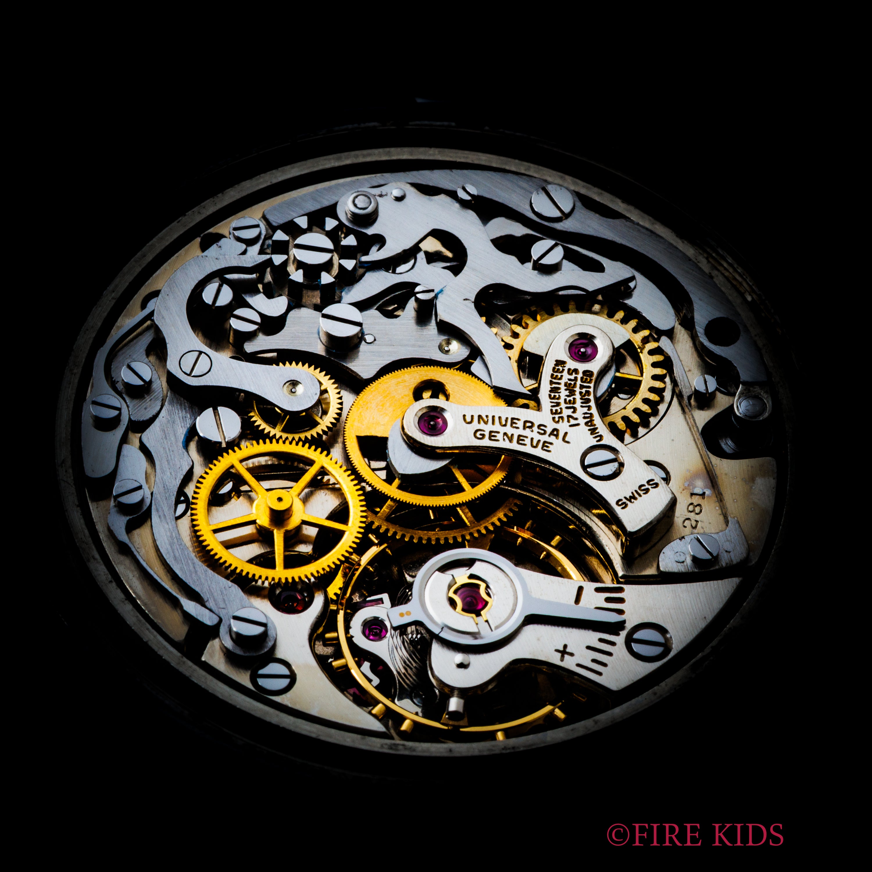 ユニバーサル・ジュネーブ トリコンパックス 1960年代製 Ref.222100/2 手巻き Cal.281 トリプルカレンダームーンフェイズクロノグラフ