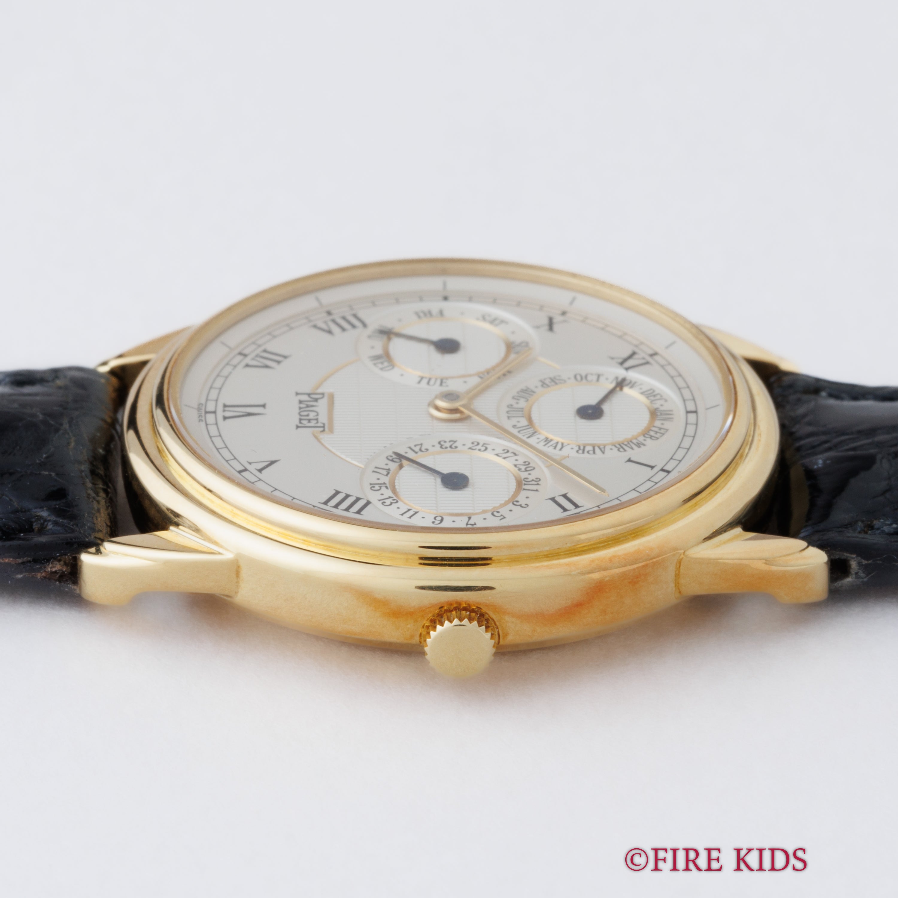 ピアジェ グベナー 18金無垢 トリプルカレンダー 1990年代製 自動巻き Cal.8535 Ref.15959 N.O.S 箱、ギャラ、タグ、尾錠、革ベルト付