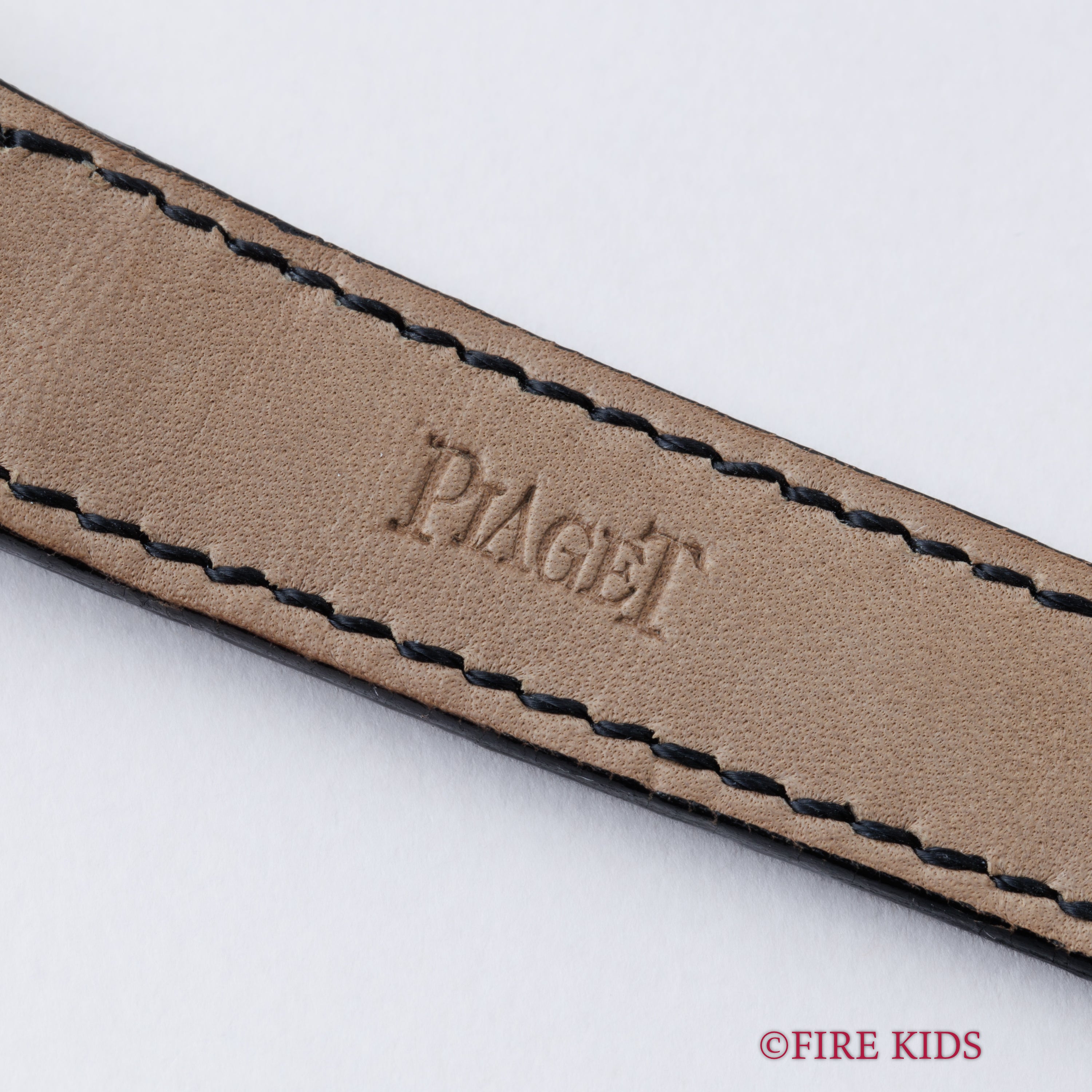 ピアジェ グベナー 18金無垢 トリプルカレンダー 1990年代製 自動巻き Cal.8535 Ref.15959 N.O.S 箱、ギャラ、タグ、尾錠、革ベルト付