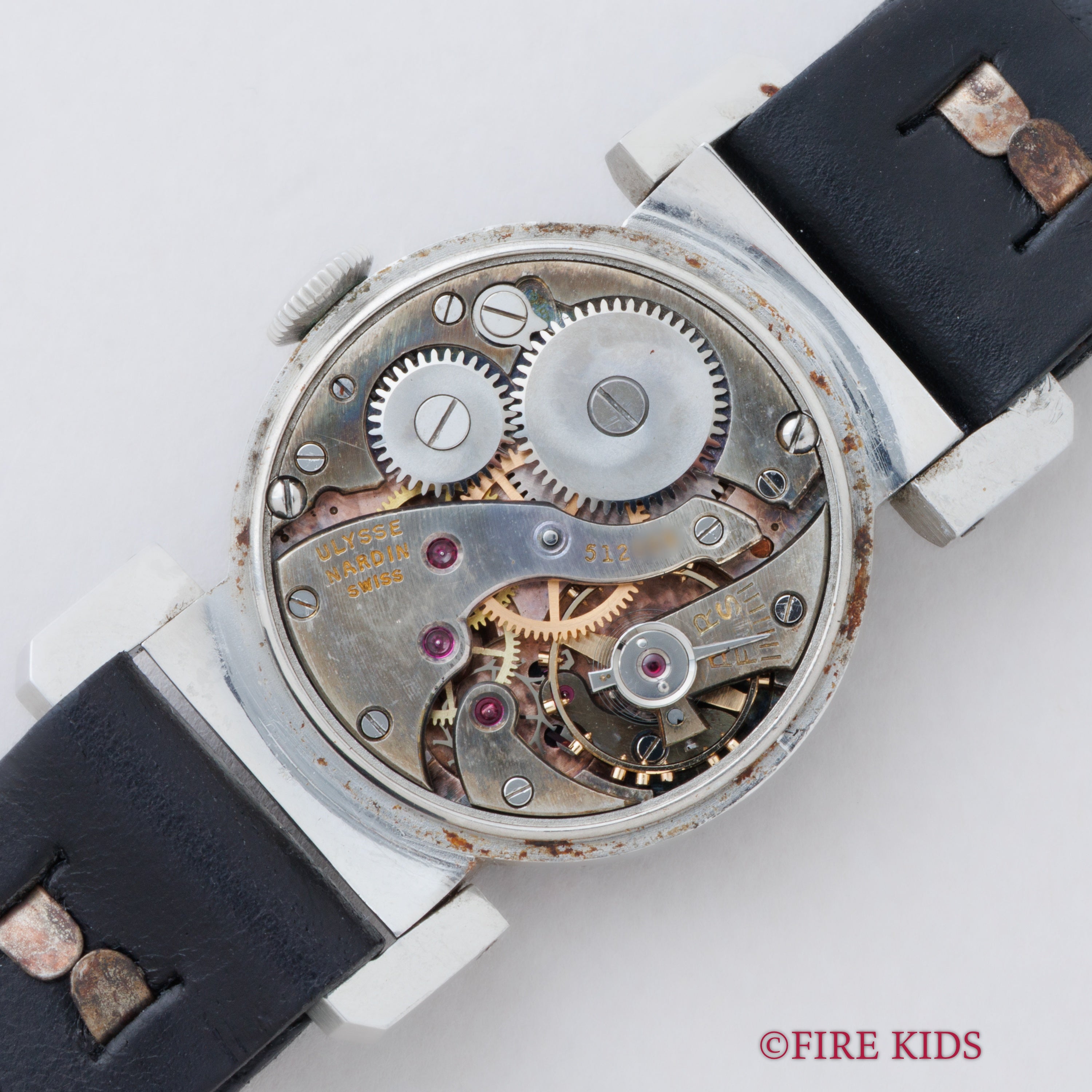 ユリスナルダン 1930年代製 フレキシブルラグ ブラックミラーダイヤル 手巻き