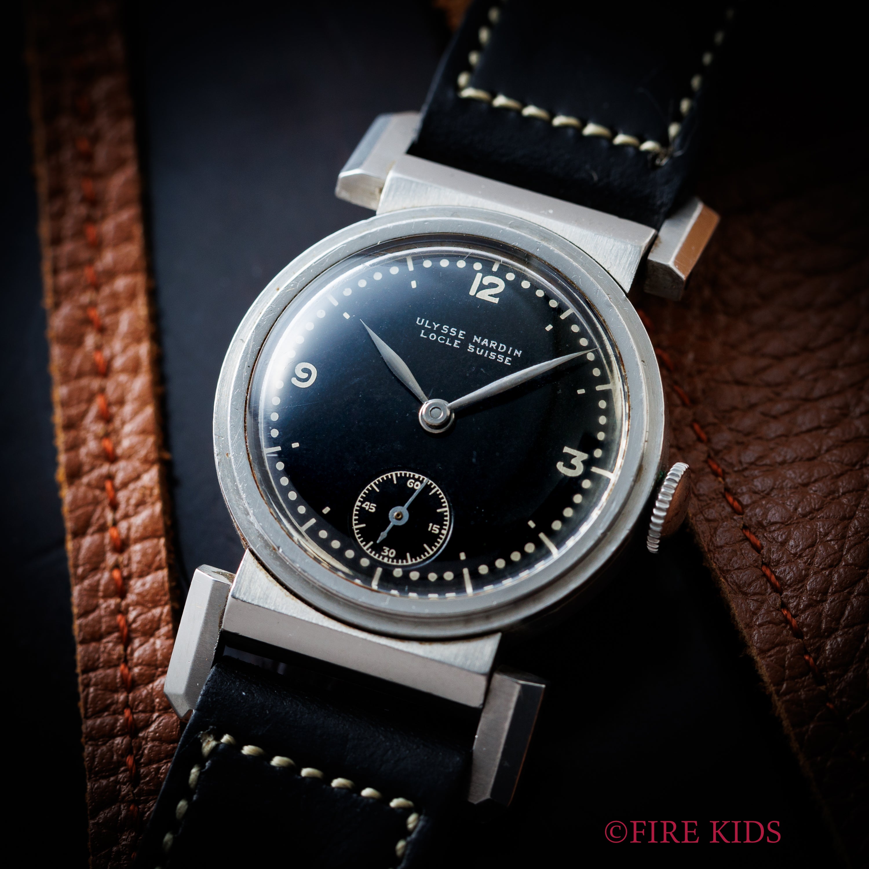 ユリスナルダン 1930年代製 フレキシブルラグ ブラックミラーダイヤル 手巻き