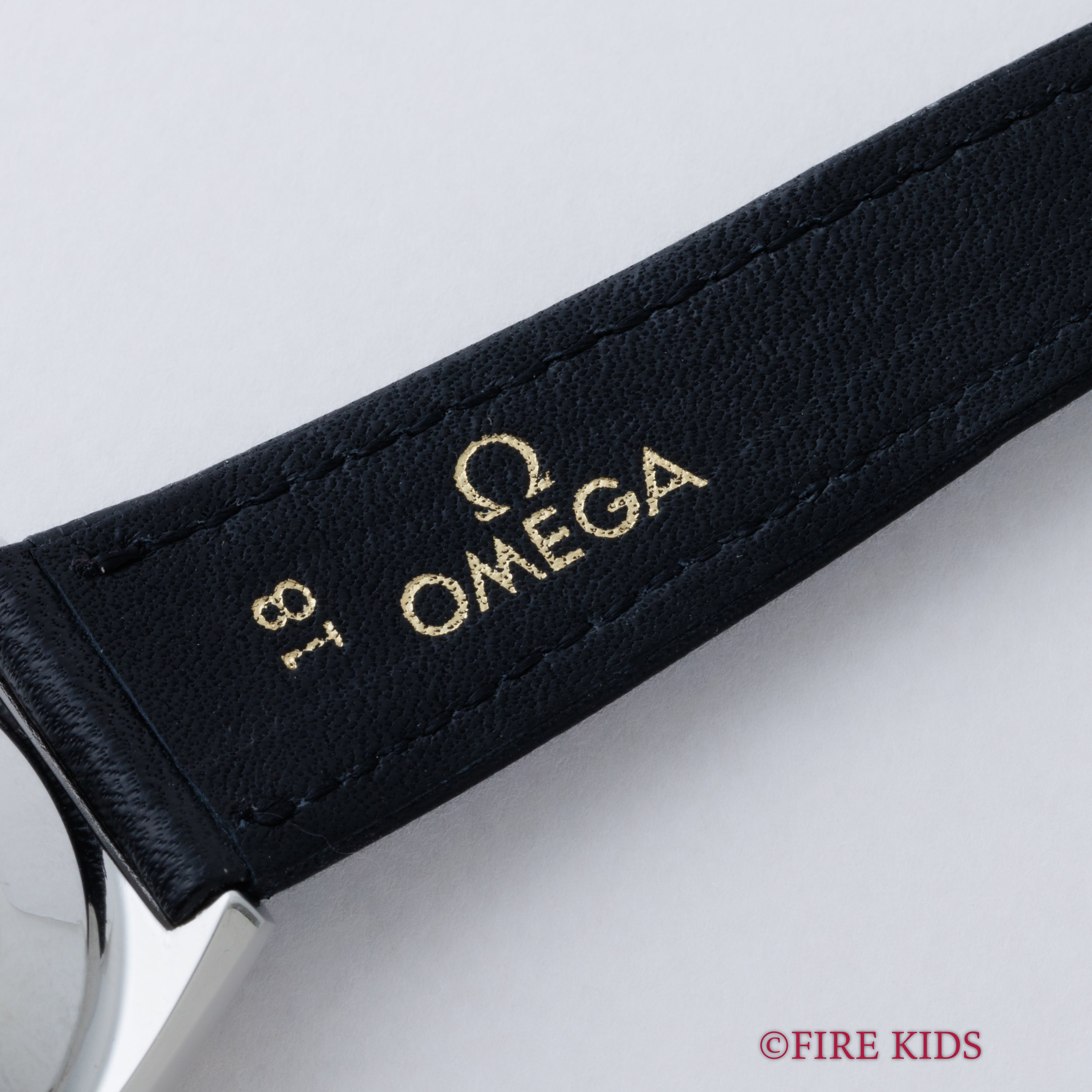 OMEGA コンステレーション 1969年製 Ref.168.0015トノーケース 純正革ベルト、箱付き