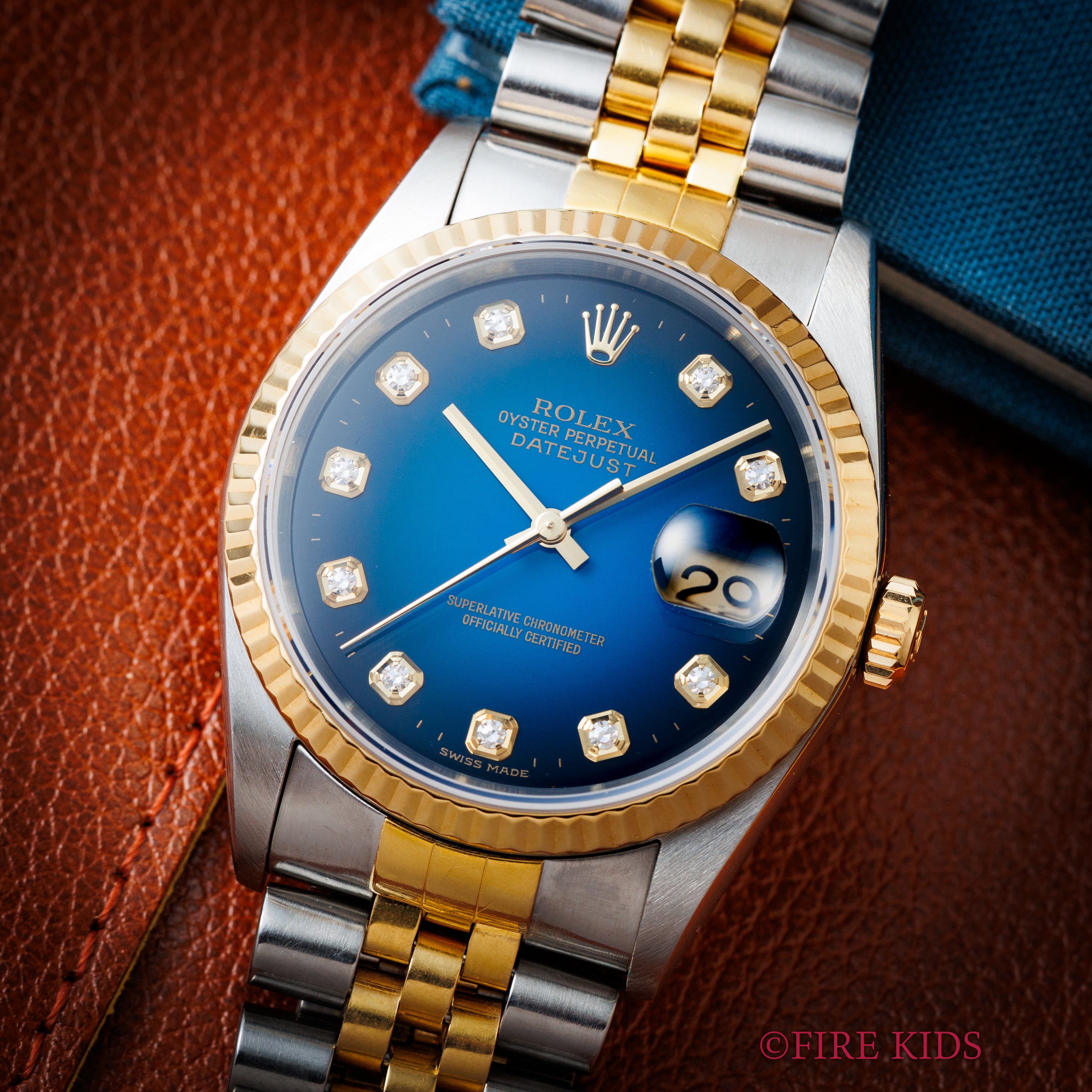 ロレックス デイトジャスト Ref.16233G 10PDブルーグラデーションダイヤル 2000年製 ギャラ、タグ付き