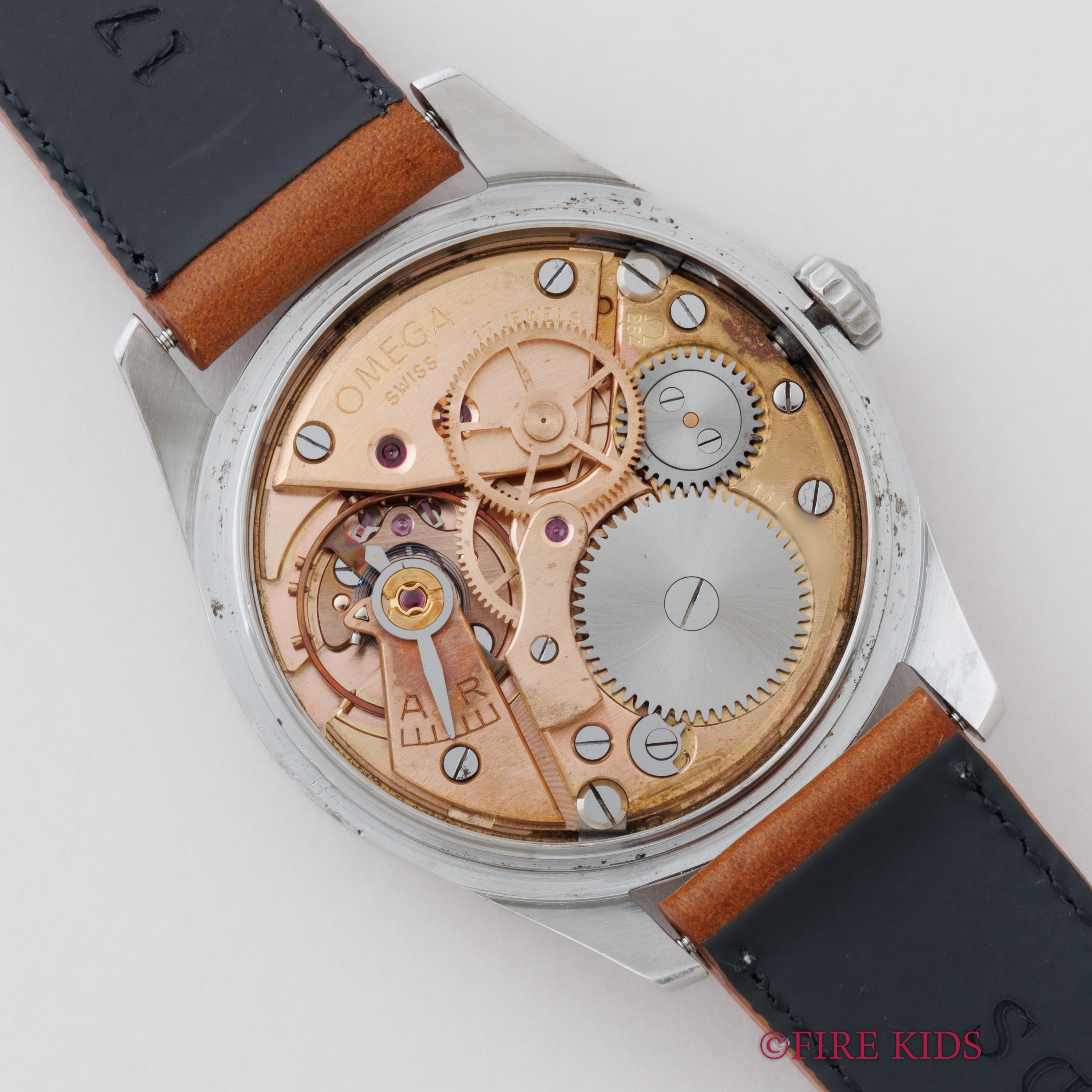 オメガ 30mmキャリバー 2トーン パティーナダイヤル 1956年製 手巻 Cal.284