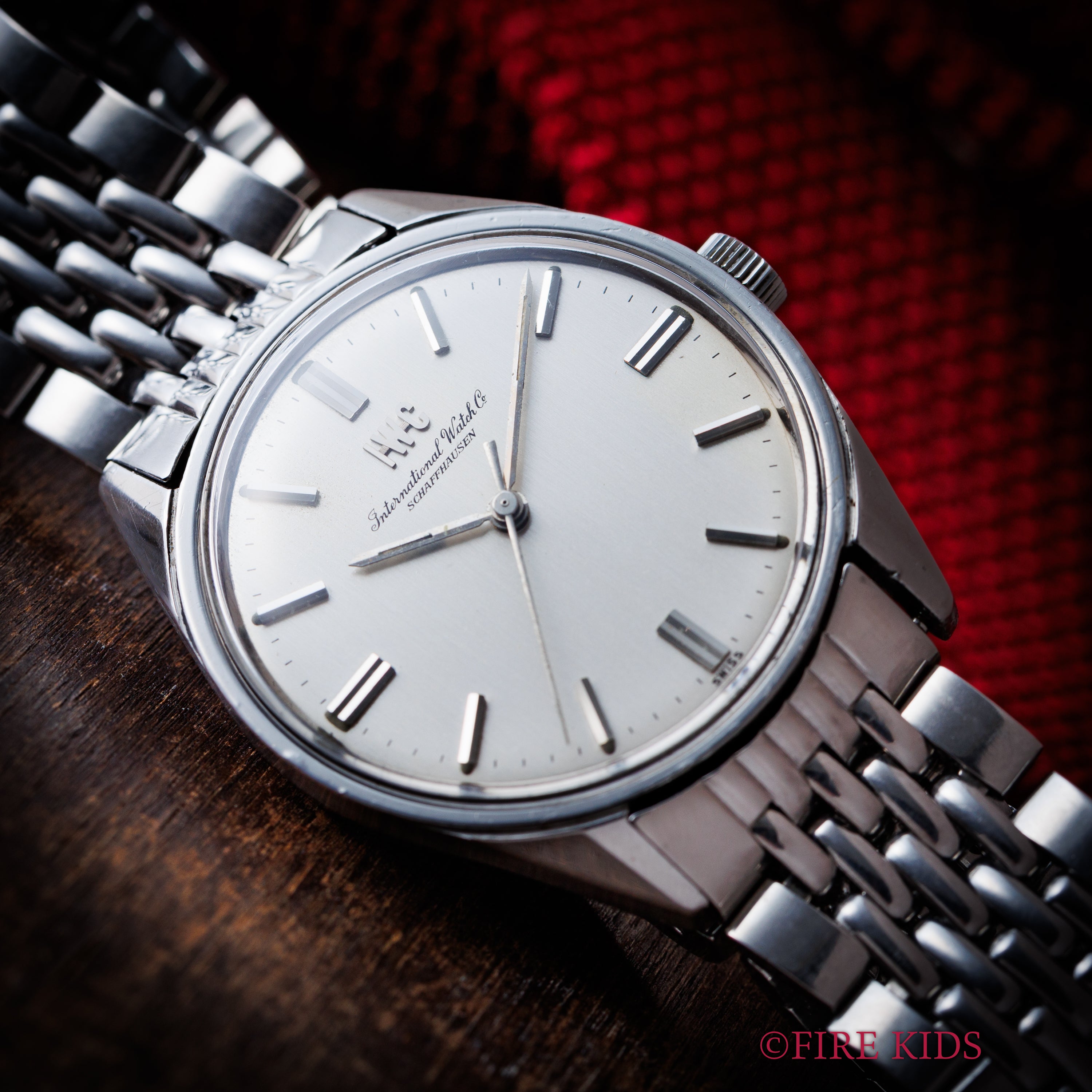 IWC ラウンド 1970年製(昭和45年製) Cal.89 手巻き オールドインター R810 純正ゲイフレアー社製ブレス