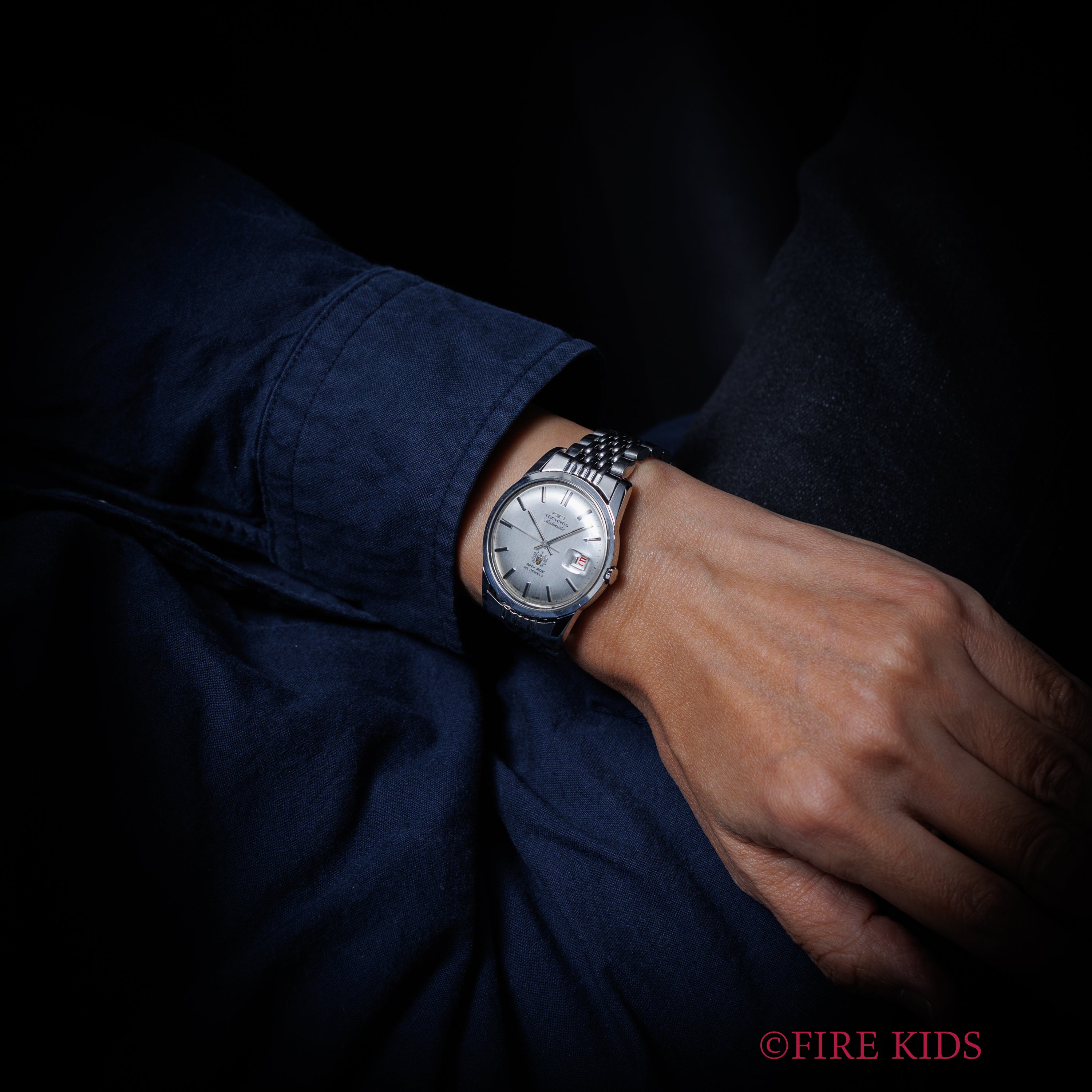 テクノス スカイエース 1960年代製 純正ブレス 赤カレンダー 自動巻き