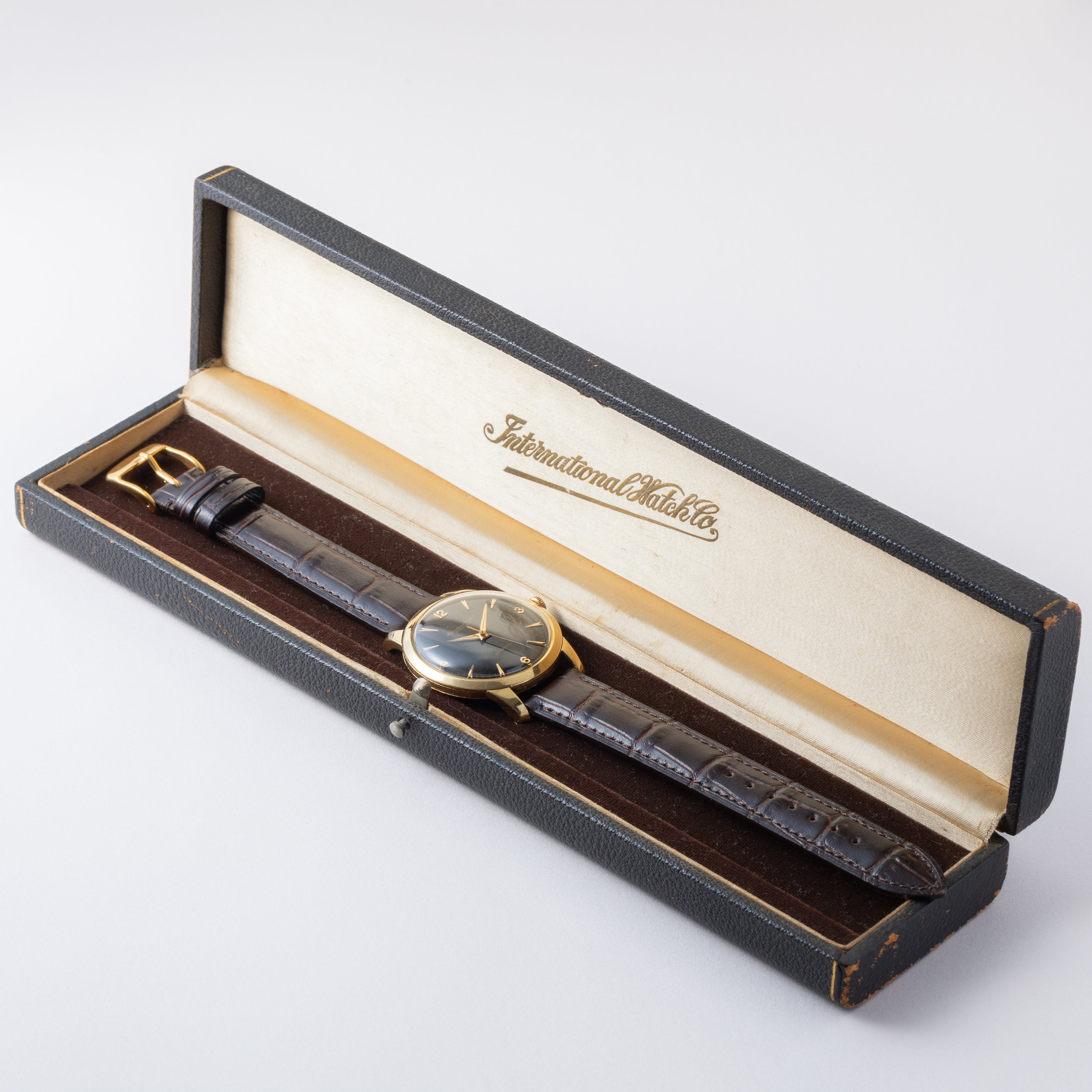 IWC ラウンドケース 18金無垢 1954年製 ブラックミラーダイヤル 箱付き