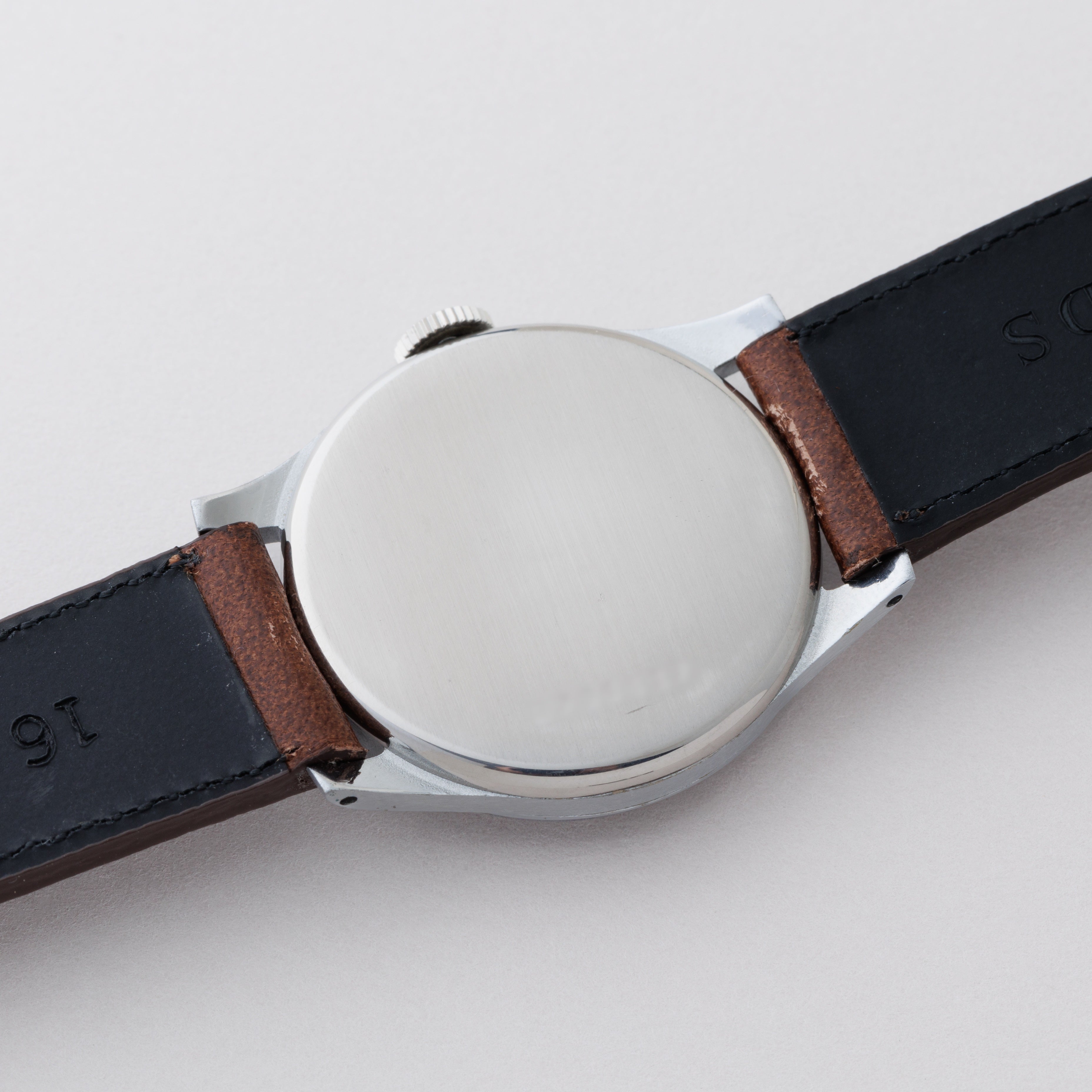 エテルナ ラウンドケース 1940年代製 ブラックミラーダイヤル スモールセコンド タグ付き