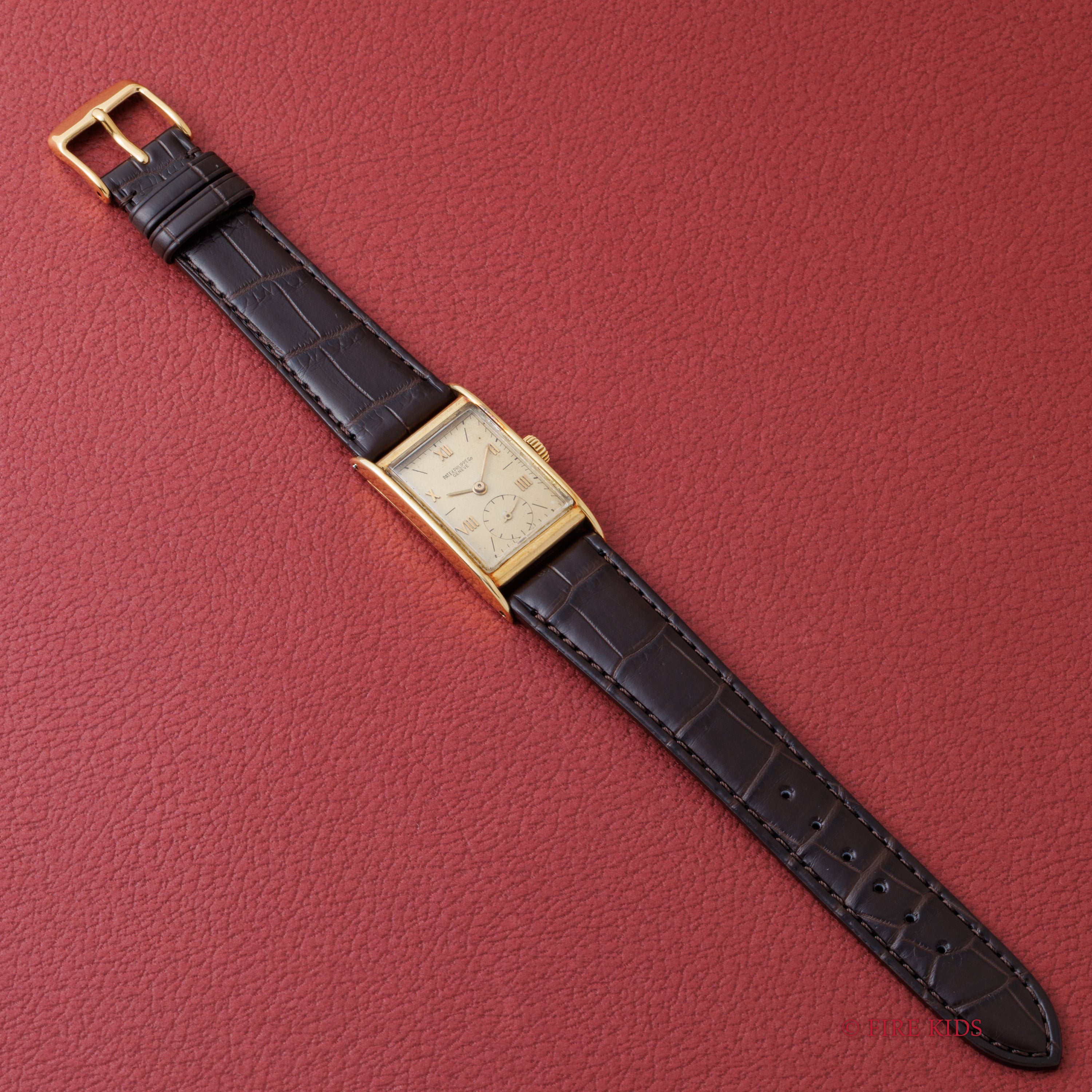 パテック・フィリップ レクタンギュラーケース 1944年製 Ref.1560 Cal.9‐90 手巻 18金無垢RG アーカイブ付き