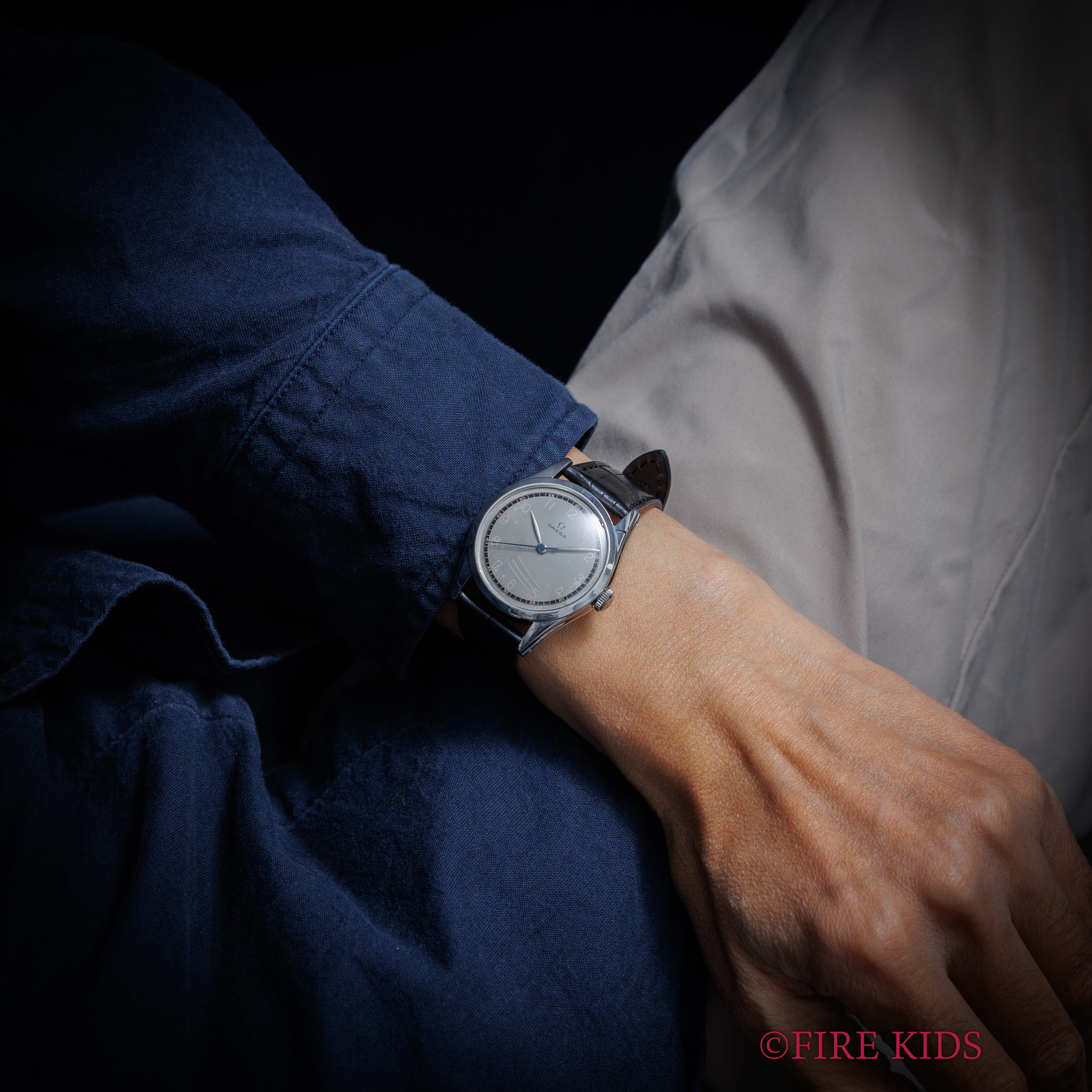 オメガ 30mmキャリバー 1950年製(昭和25年製)手巻 Cal.283 Ref.2537-10 グレーツートンダイヤル