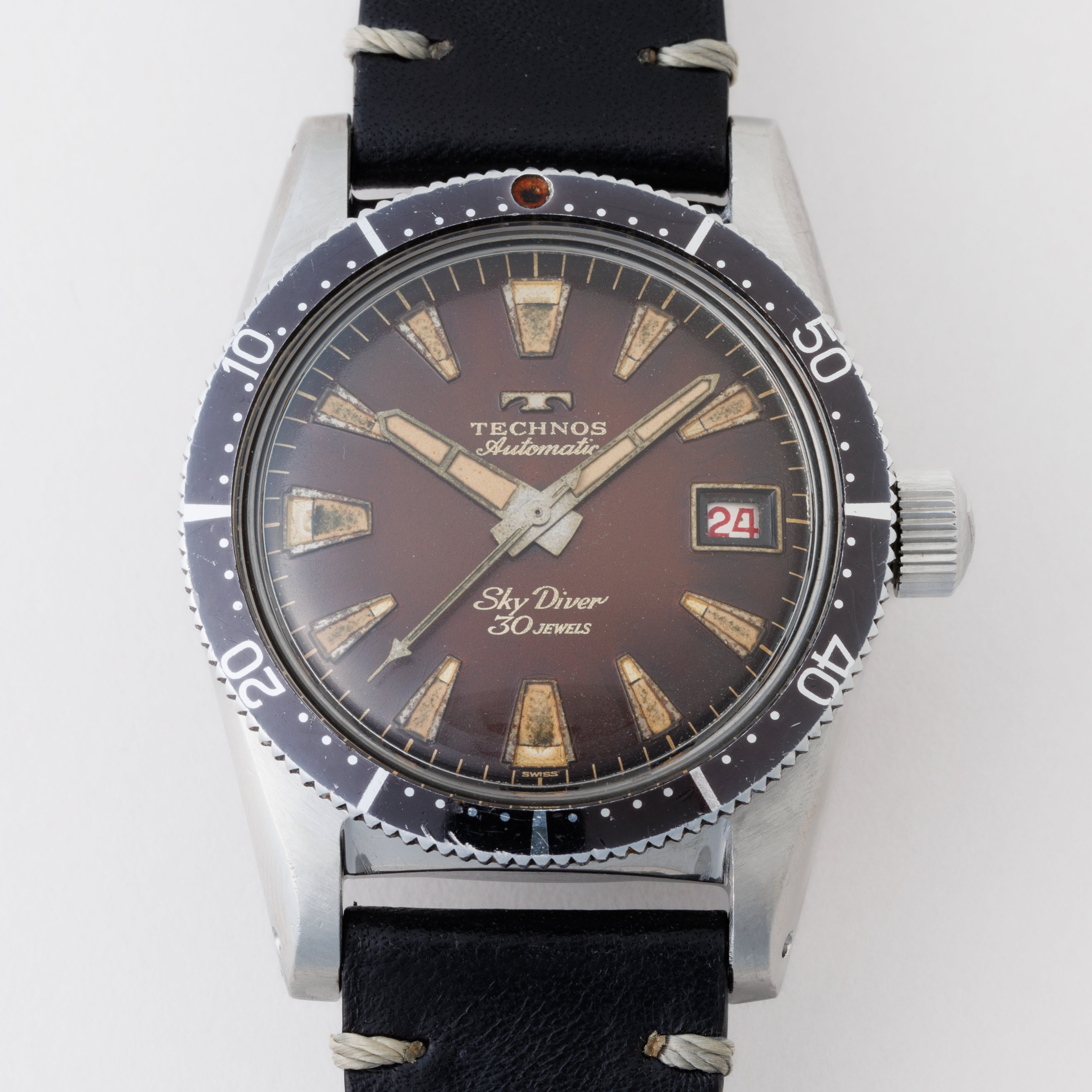 テクノス スカイダイバー初期型ラジウムダイヤル 1960年代製 トロピカルダイヤル 自動巻 赤カレンダー