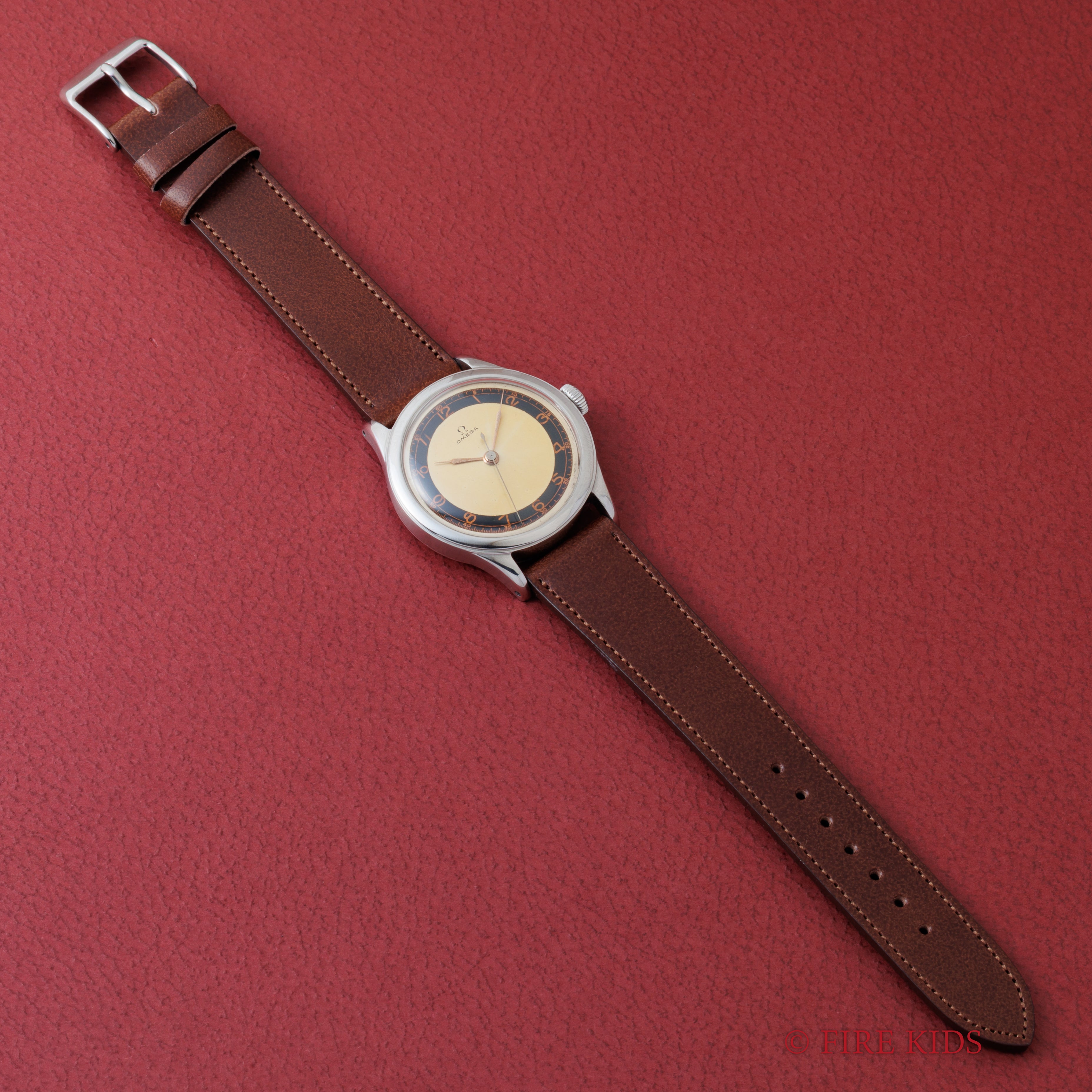 オメガ 30mmキャリバー ツートンダイヤル 手巻 Cal. 30 SC T2 1939年製 スクリューバックケース