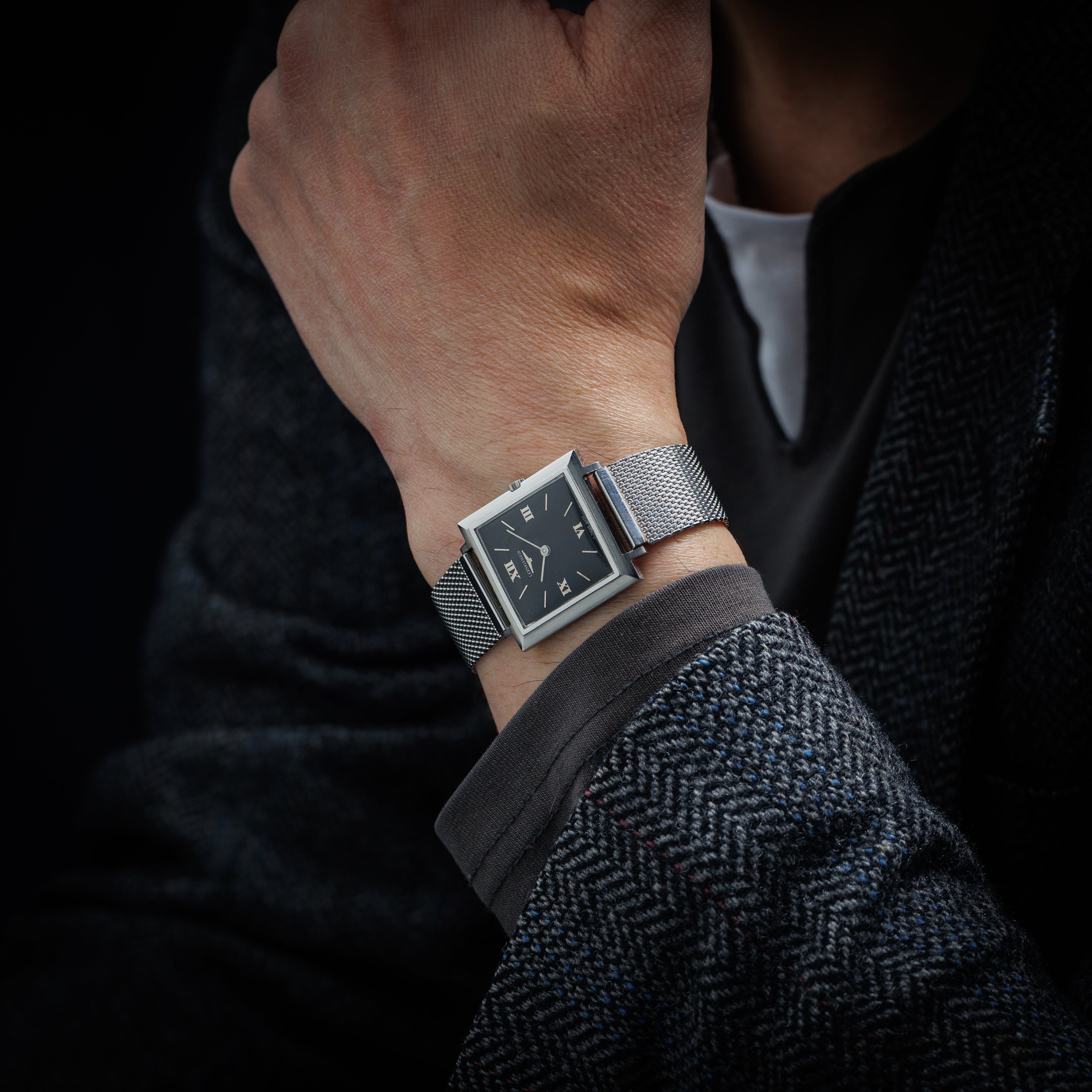 ロンジン ブラックローマンダイヤル 1970年代製 スクエアケース