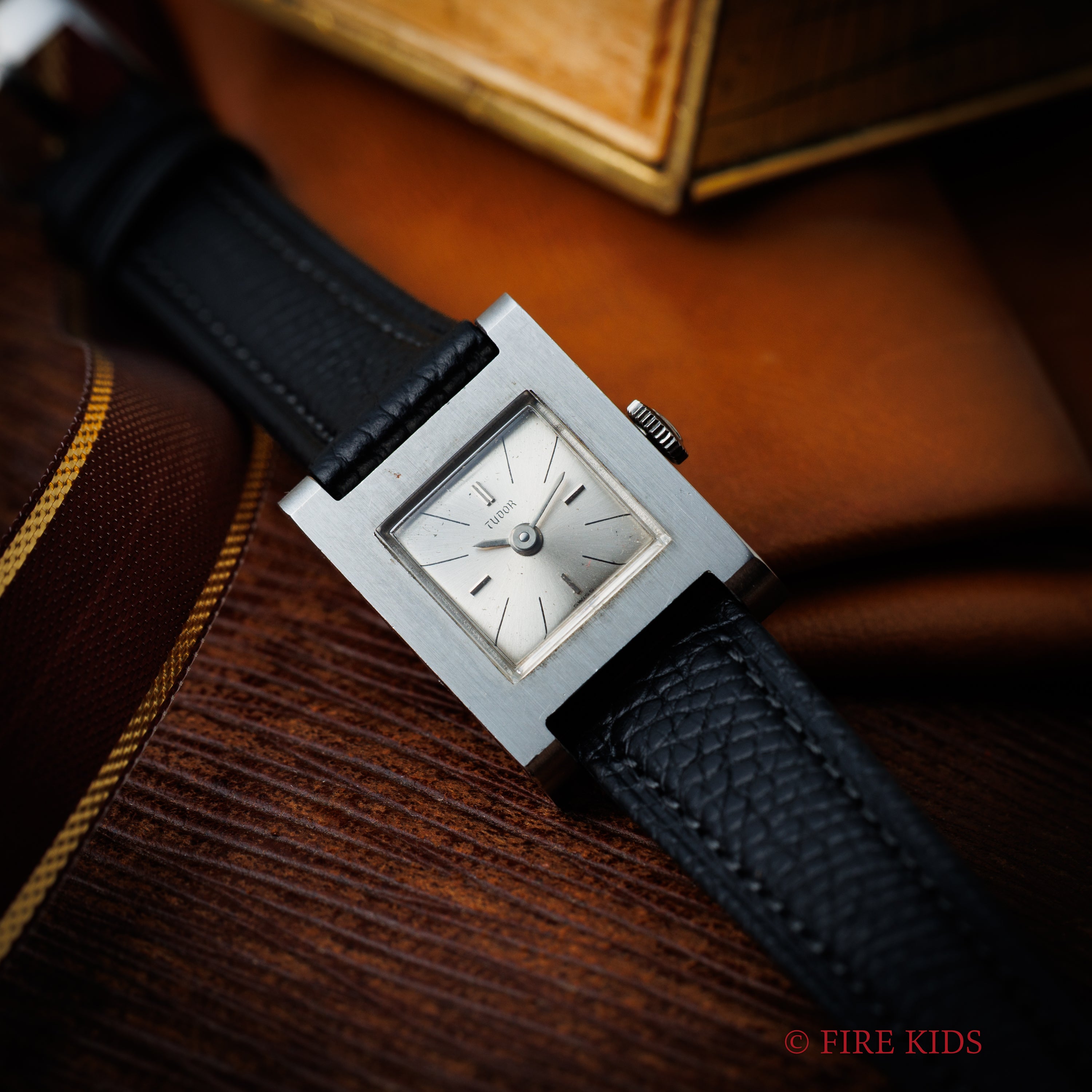 チューダー 1966年製 Ref.1861 レディース スクエアケース 手巻き ロレックス尾錠付き