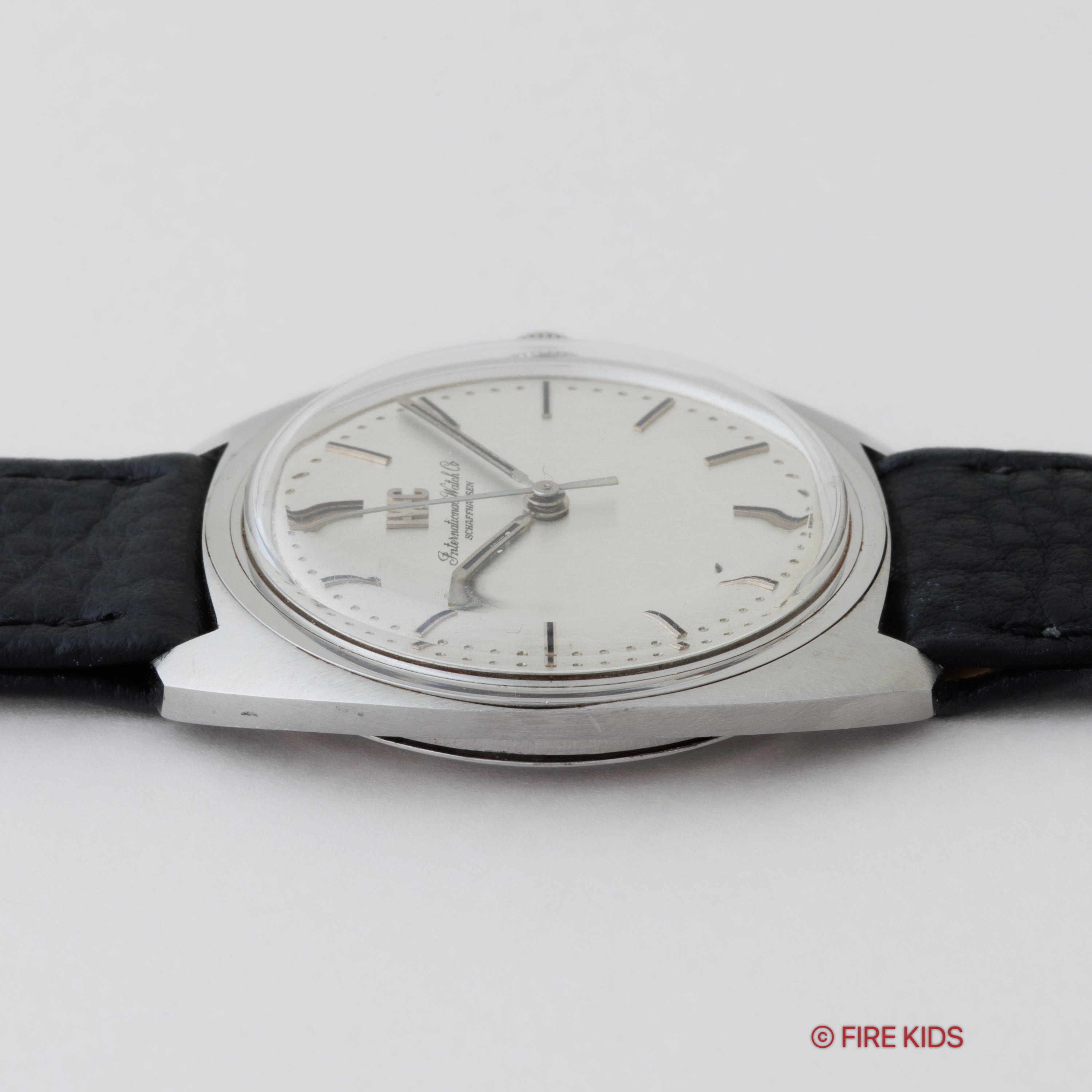IWC トノーケース 手巻き シルバーダイヤル 1973年製 Ref.R1014A Cal.403