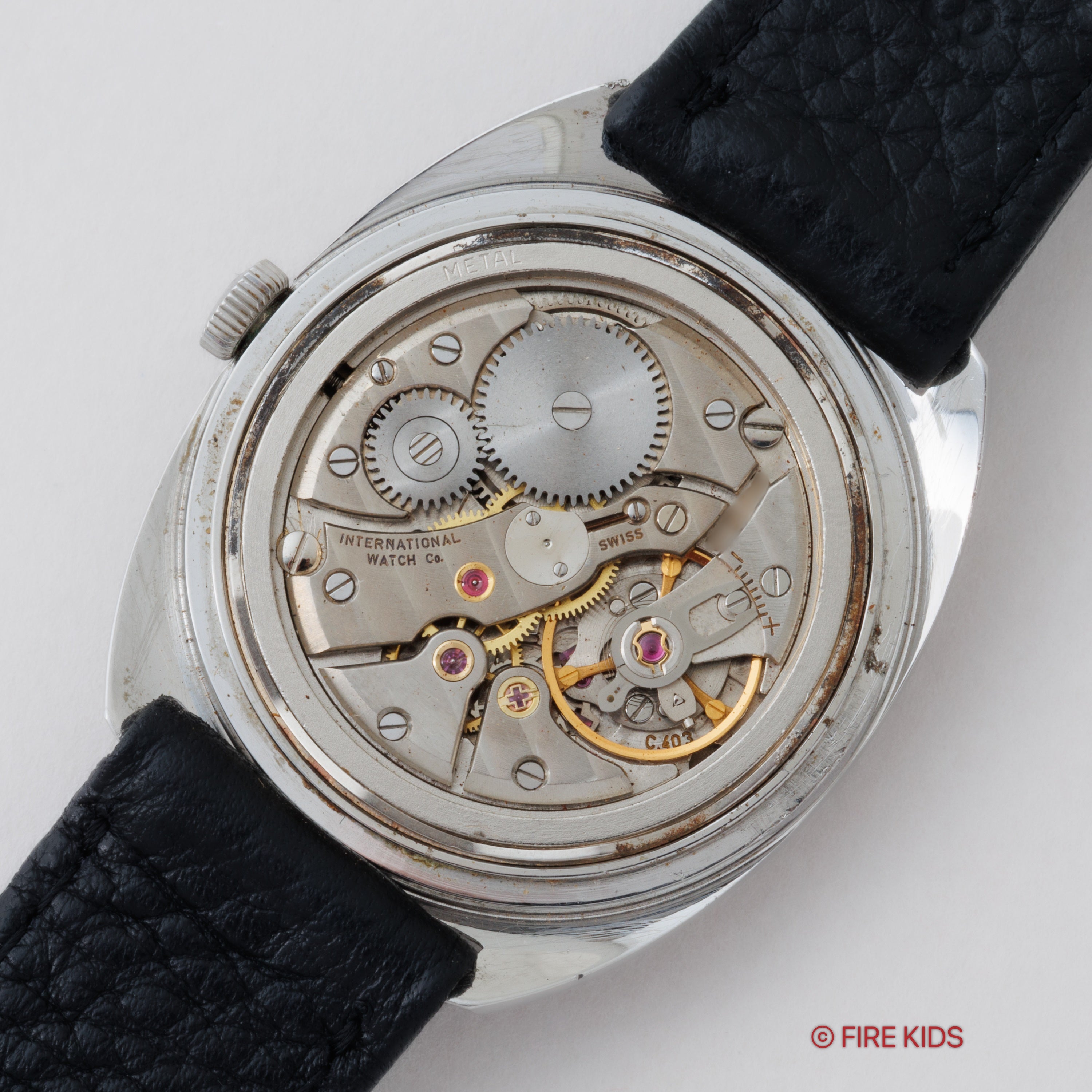 IWC トノーケース 手巻き シルバーダイヤル 1973年製 Ref.R1014A Cal.403