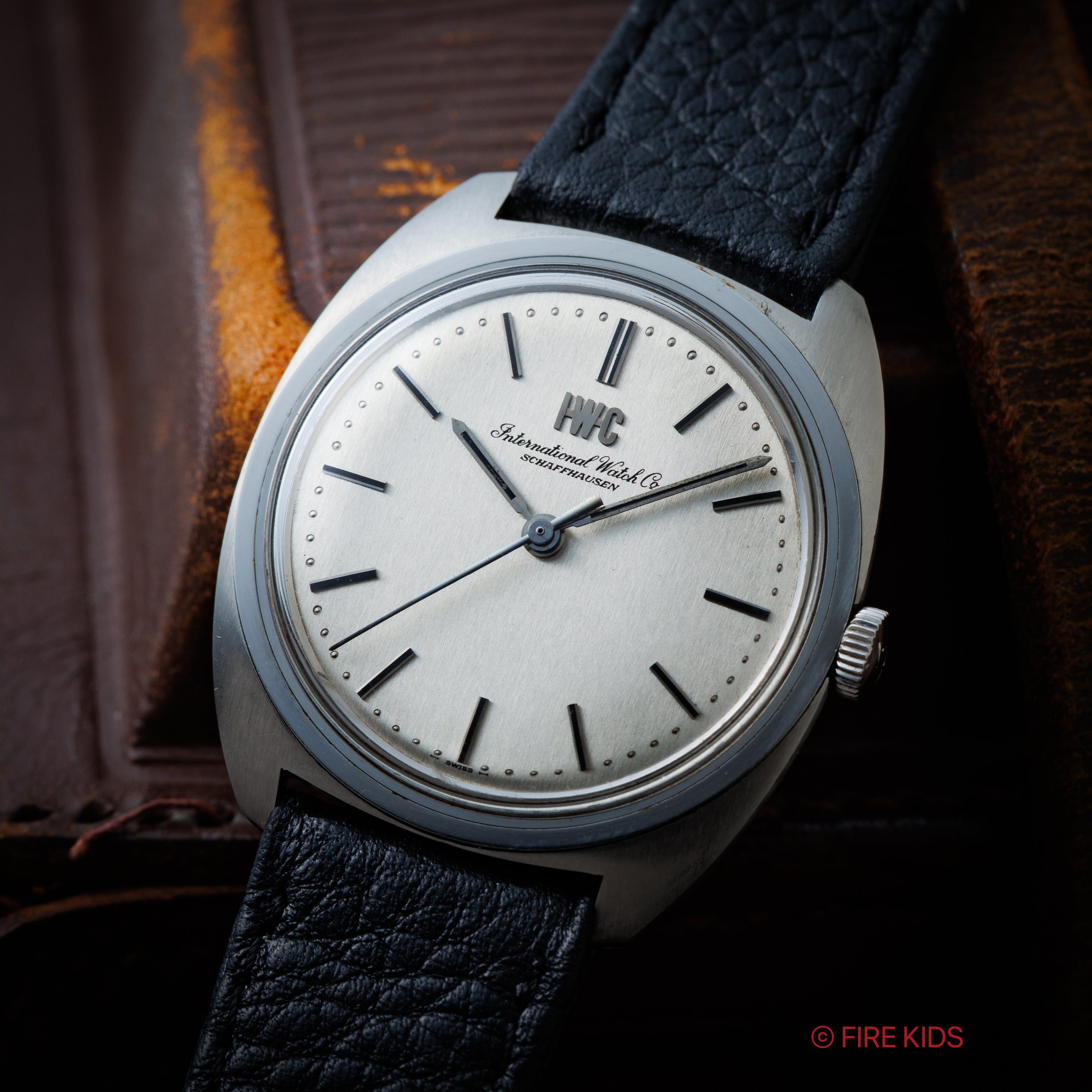 IWC トノーケース 手巻き シルバーダイヤル 1973年製 Ref.R1014A Cal.403