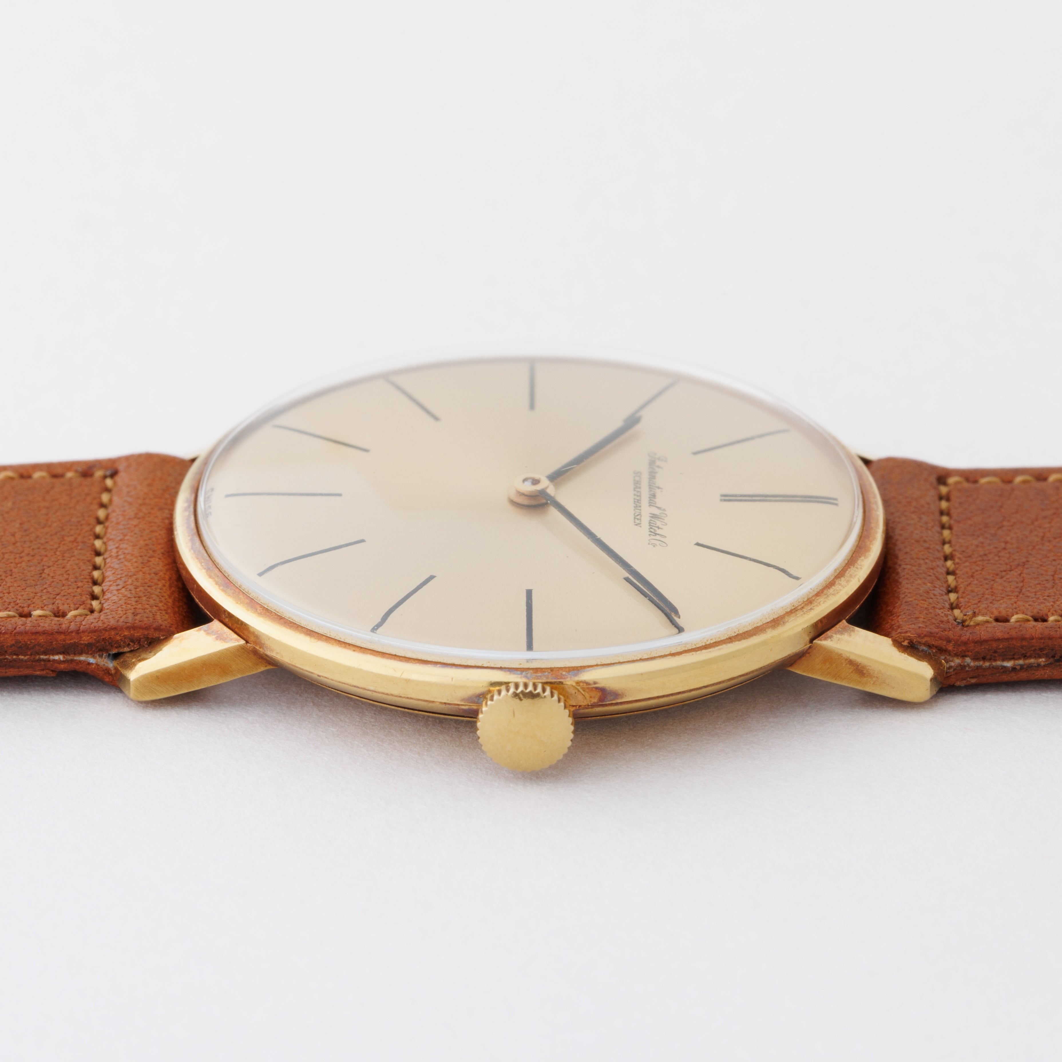 IWC 18金無垢ラウンドケース Ref.2500 1979年製 手巻き Cal.423 国際保証書付き