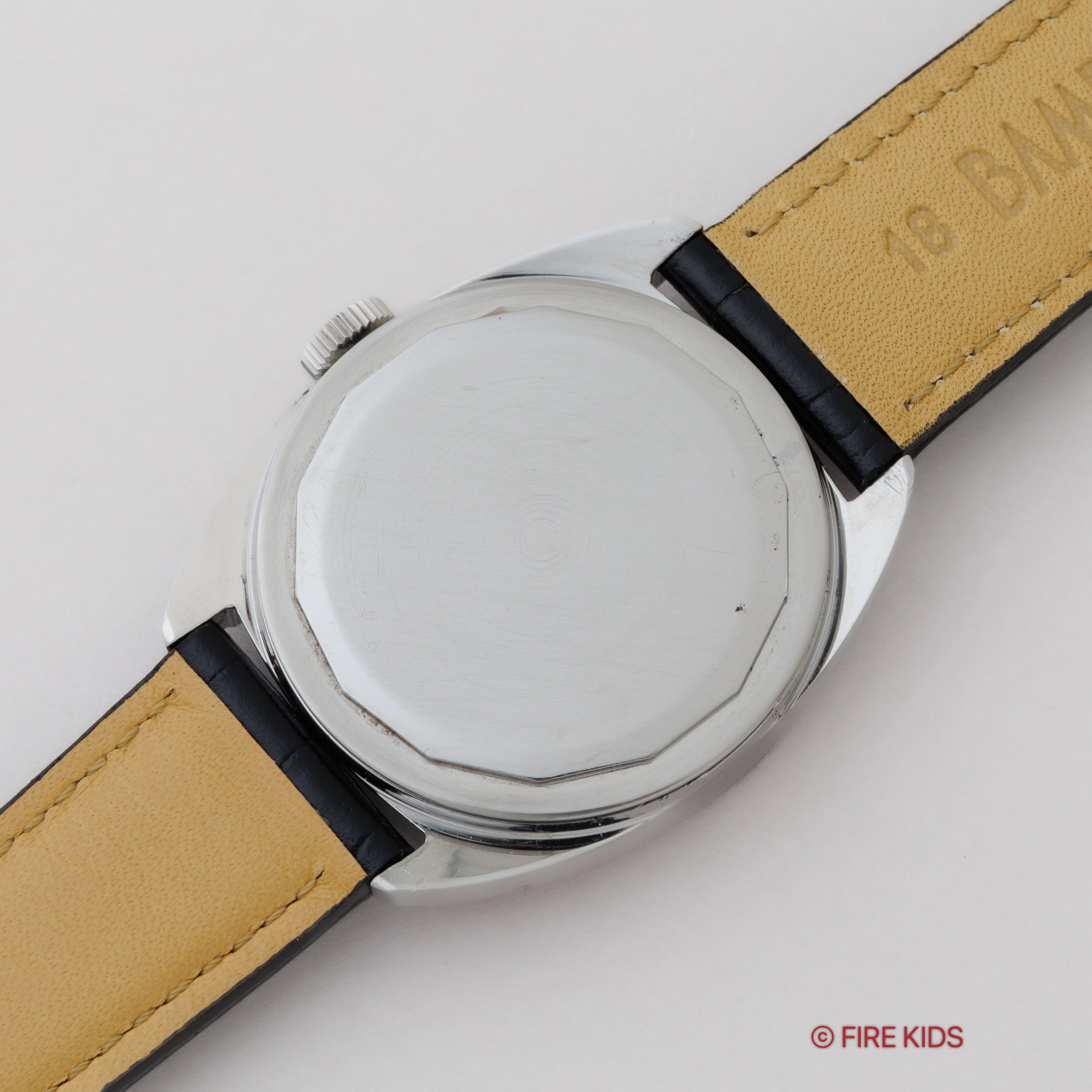 IWC トノー型 ヨットクラブスタイル 1976年製 Ref.2606 手巻き Cal.89 手巻き お魚リューズ