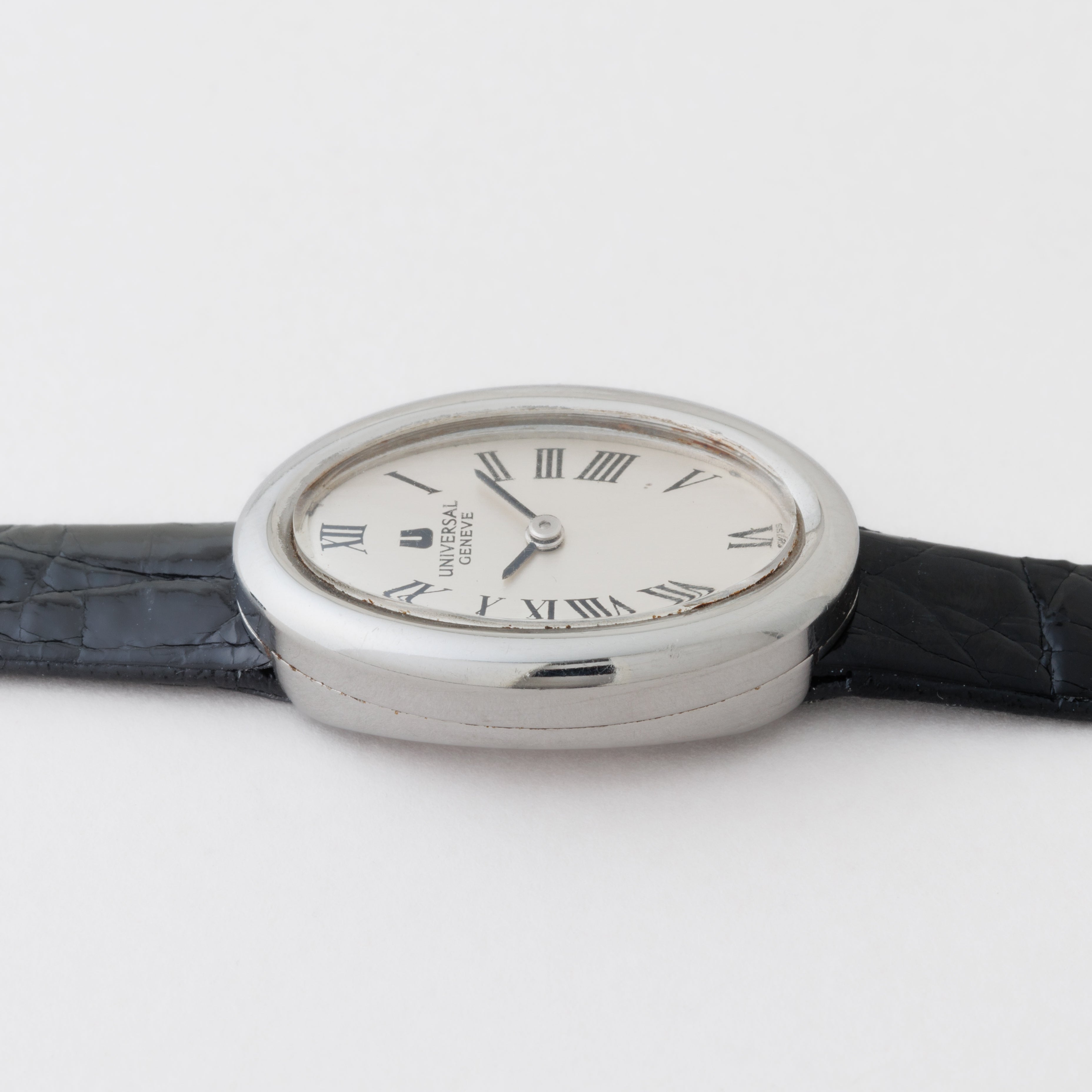 ユニバーサルジュネーブ 1970年代製 ベニュワールタイプ ホワイトローマンダイヤル 手巻き レディース