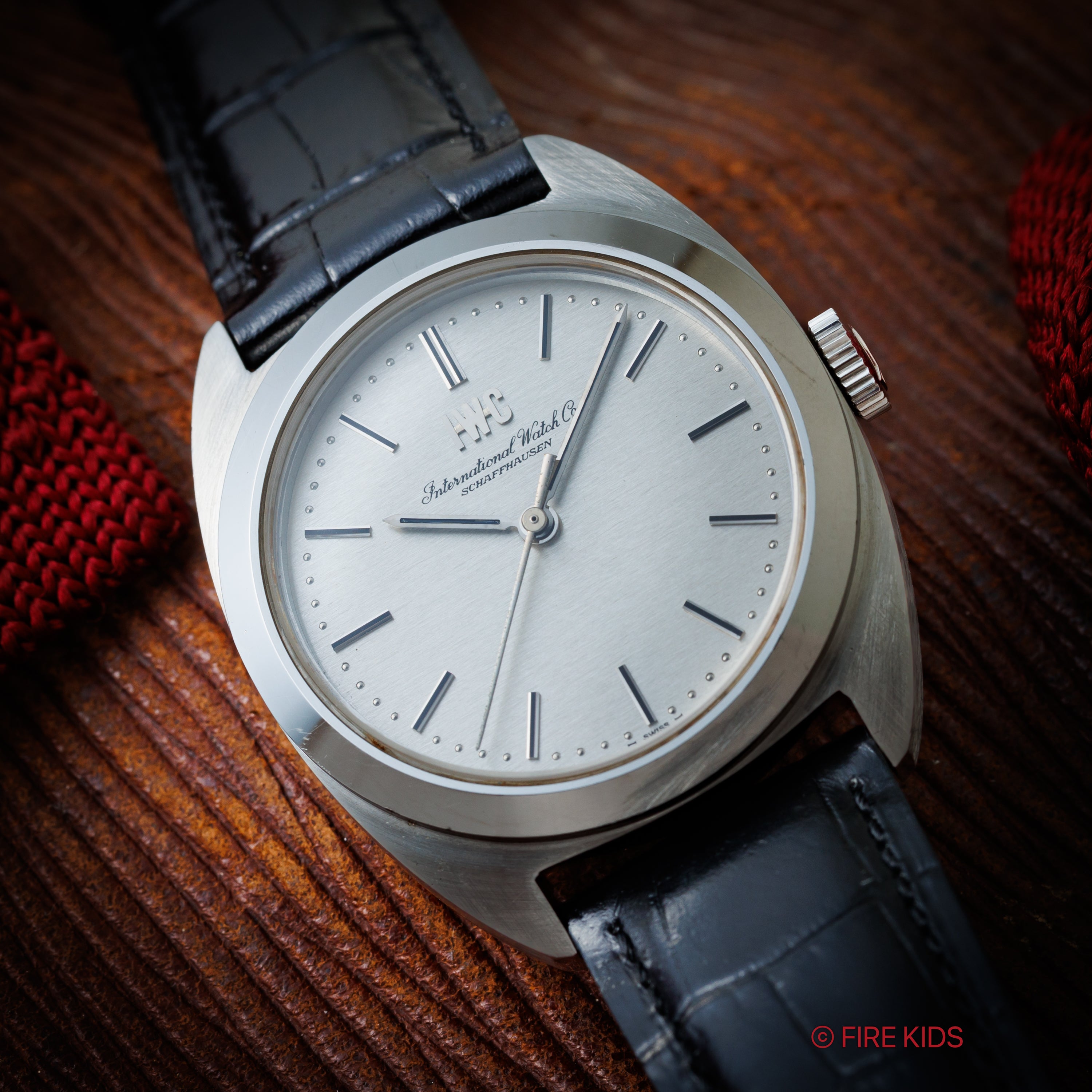 IWC トノー型 ヨットクラブスタイル 1976年製 Ref.2606 手巻き Cal.89 手巻き お魚リューズ