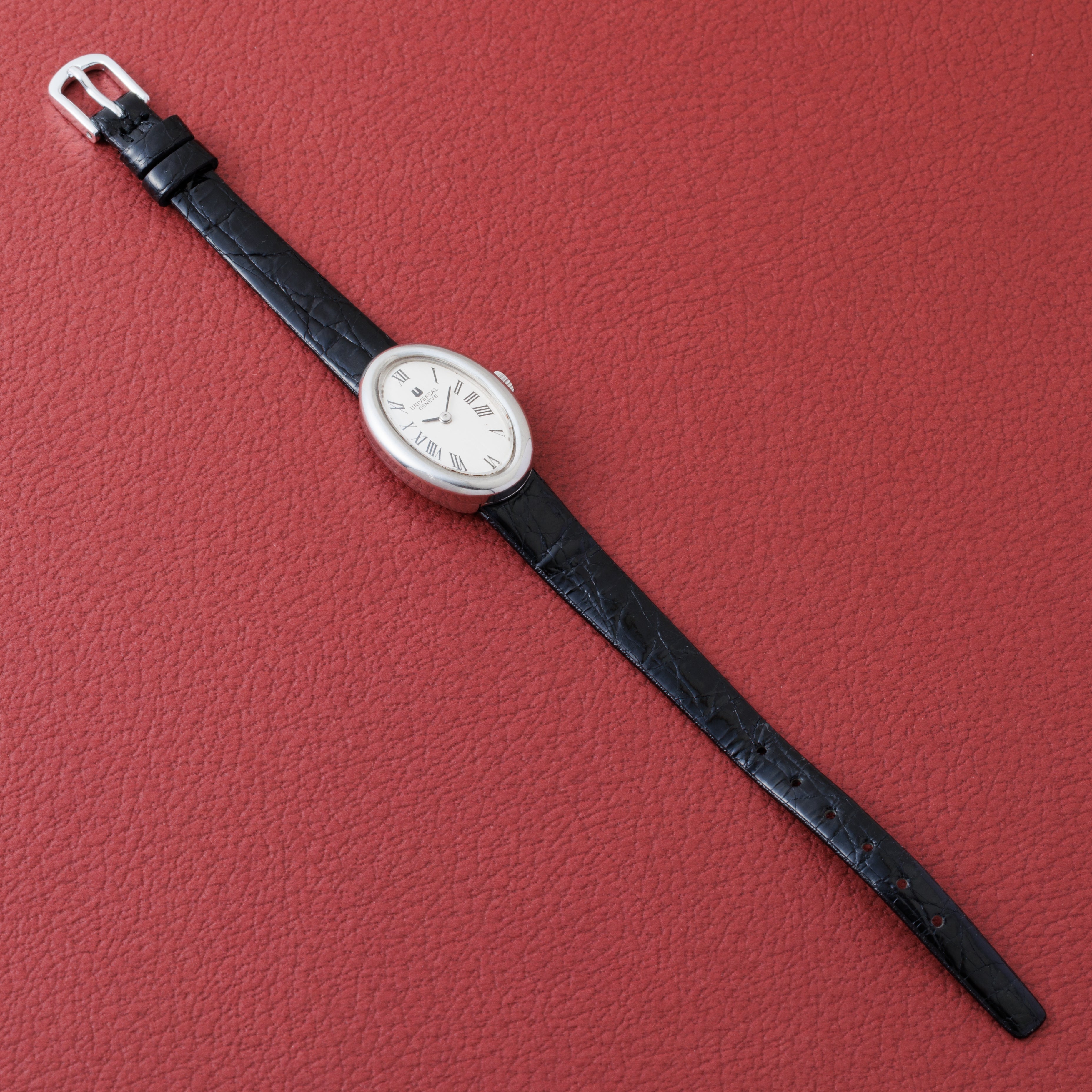 ユニバーサルジュネーブ 1970年代製 ベニュワールタイプ ホワイトローマンダイヤル 手巻き レディース