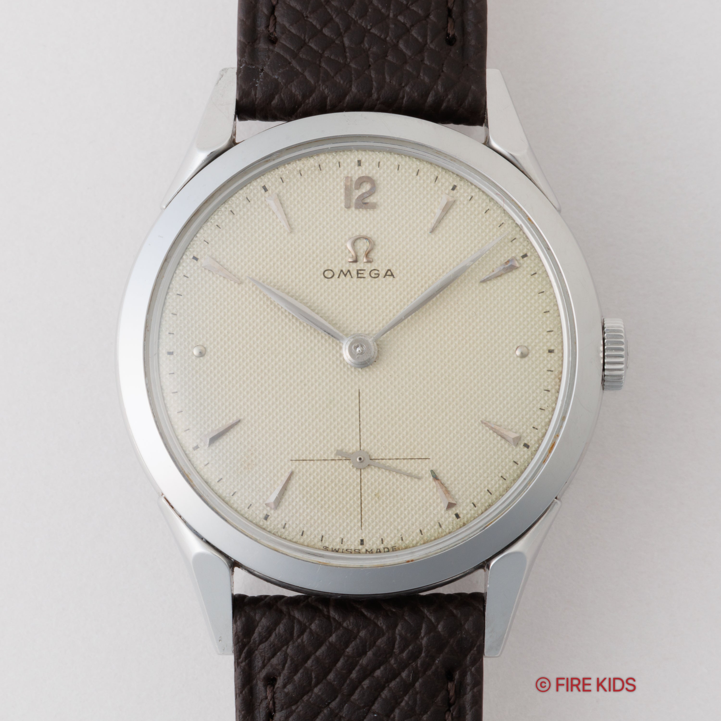 オメガ 30mmキャリバー搭載 スモールセコンド 手巻き Cal.266 1952年製